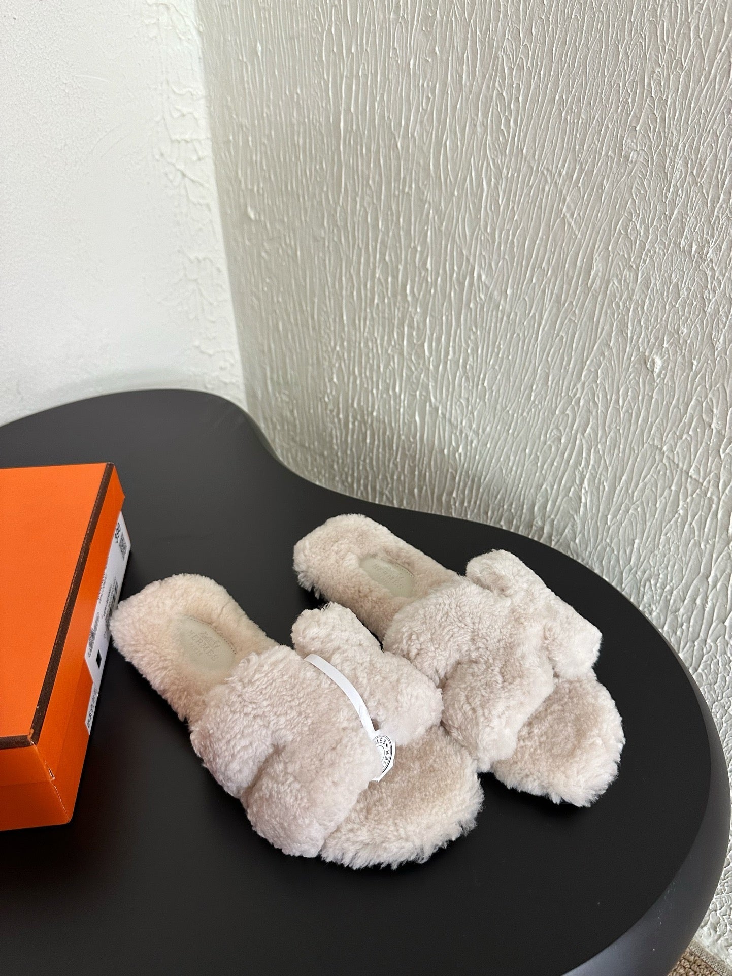 HM Oran Sandal White Wool Fleece 961012