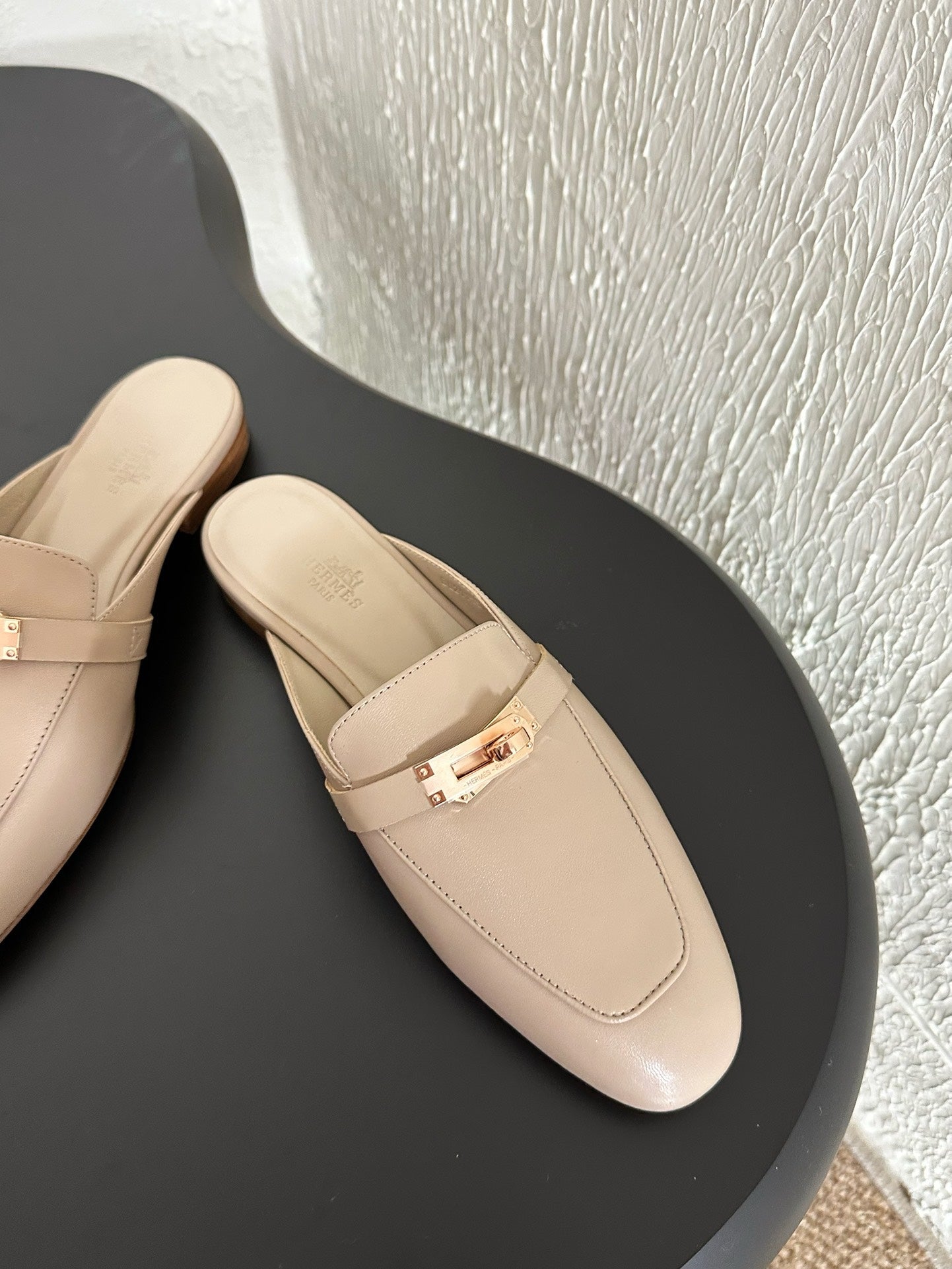 HM Oz Mule Beige Calfskin 961096