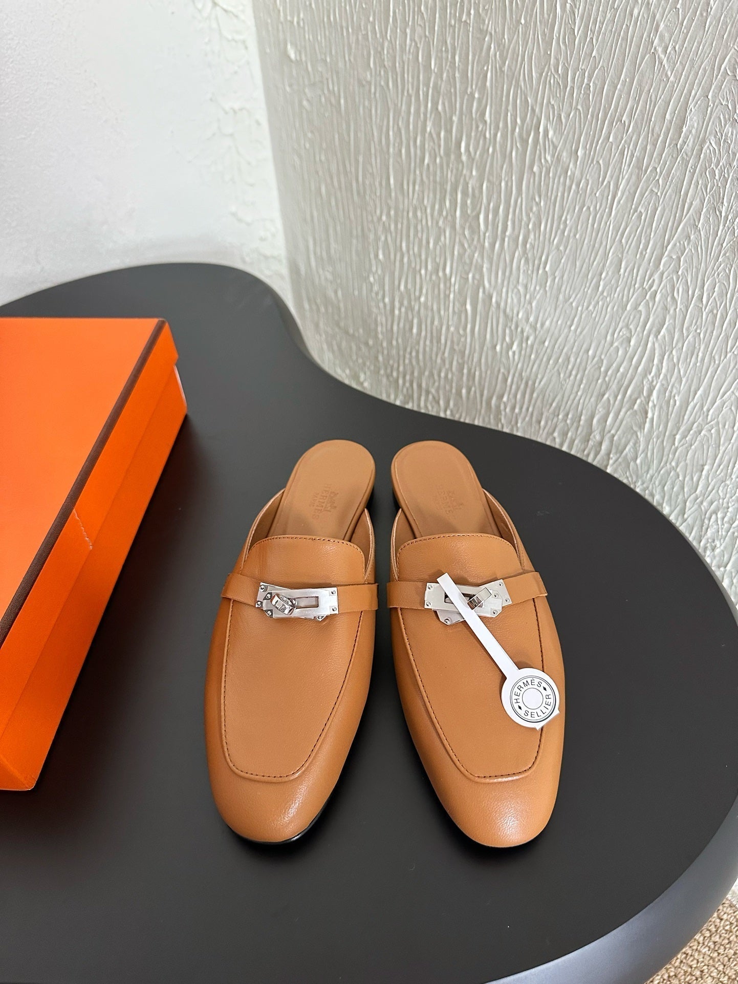 HM Oz Mule Caramel Calfskin 961098