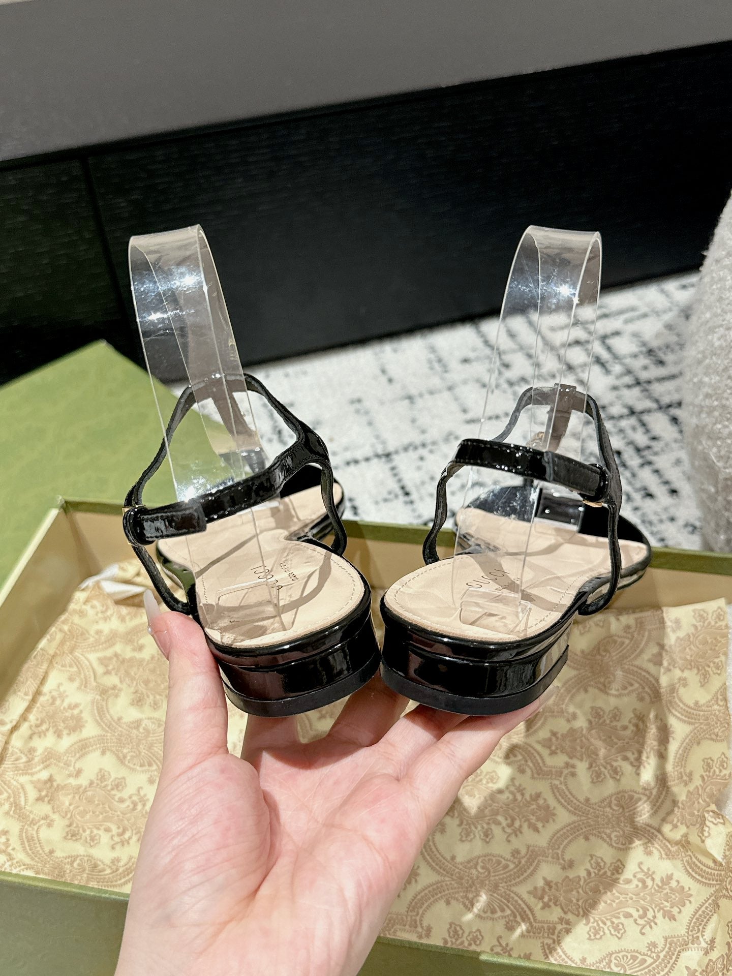 THONG SANDAL IN BLACK CALFSKIN 1