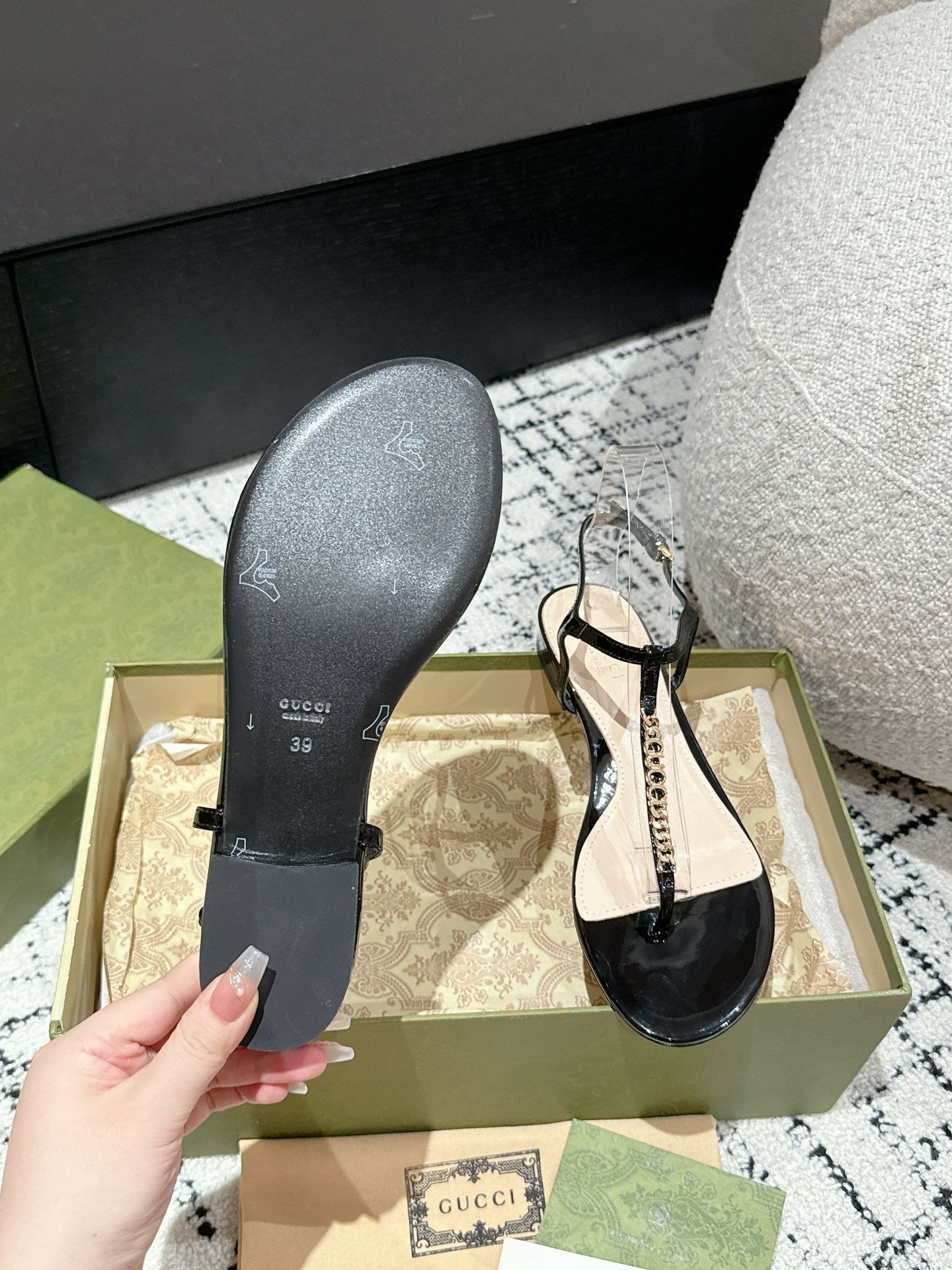 THONG SANDAL IN BLACK CALFSKIN 1