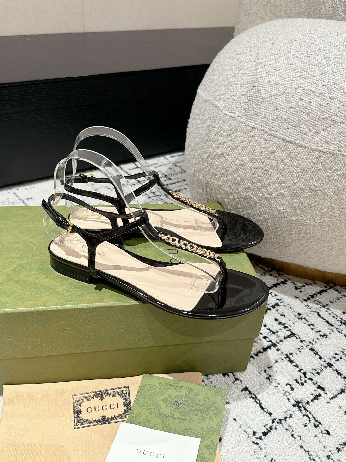 THONG SANDAL IN BLACK CALFSKIN 1