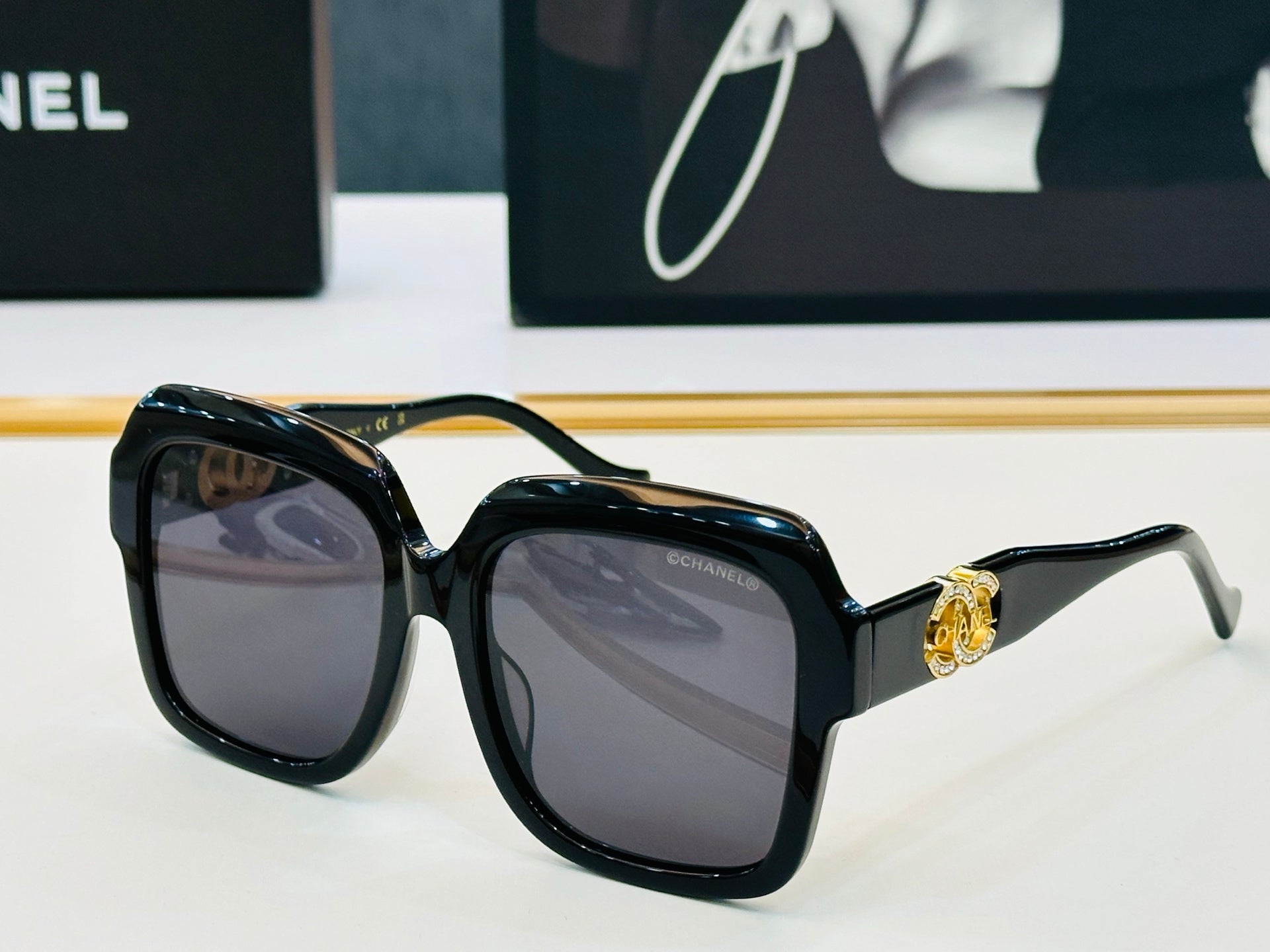 Chanel Sunglasses 677545