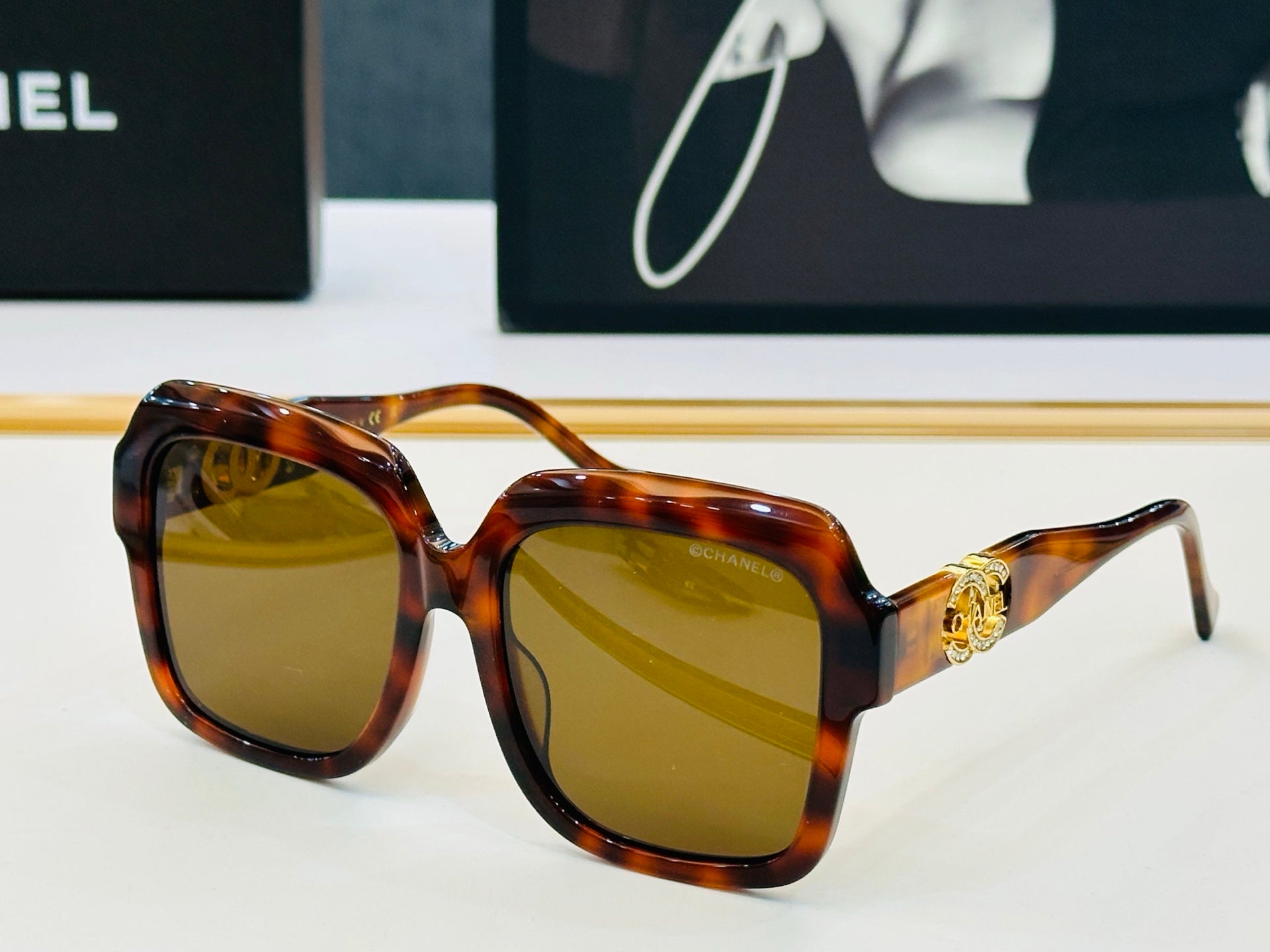Chanel Sunglasses 677545