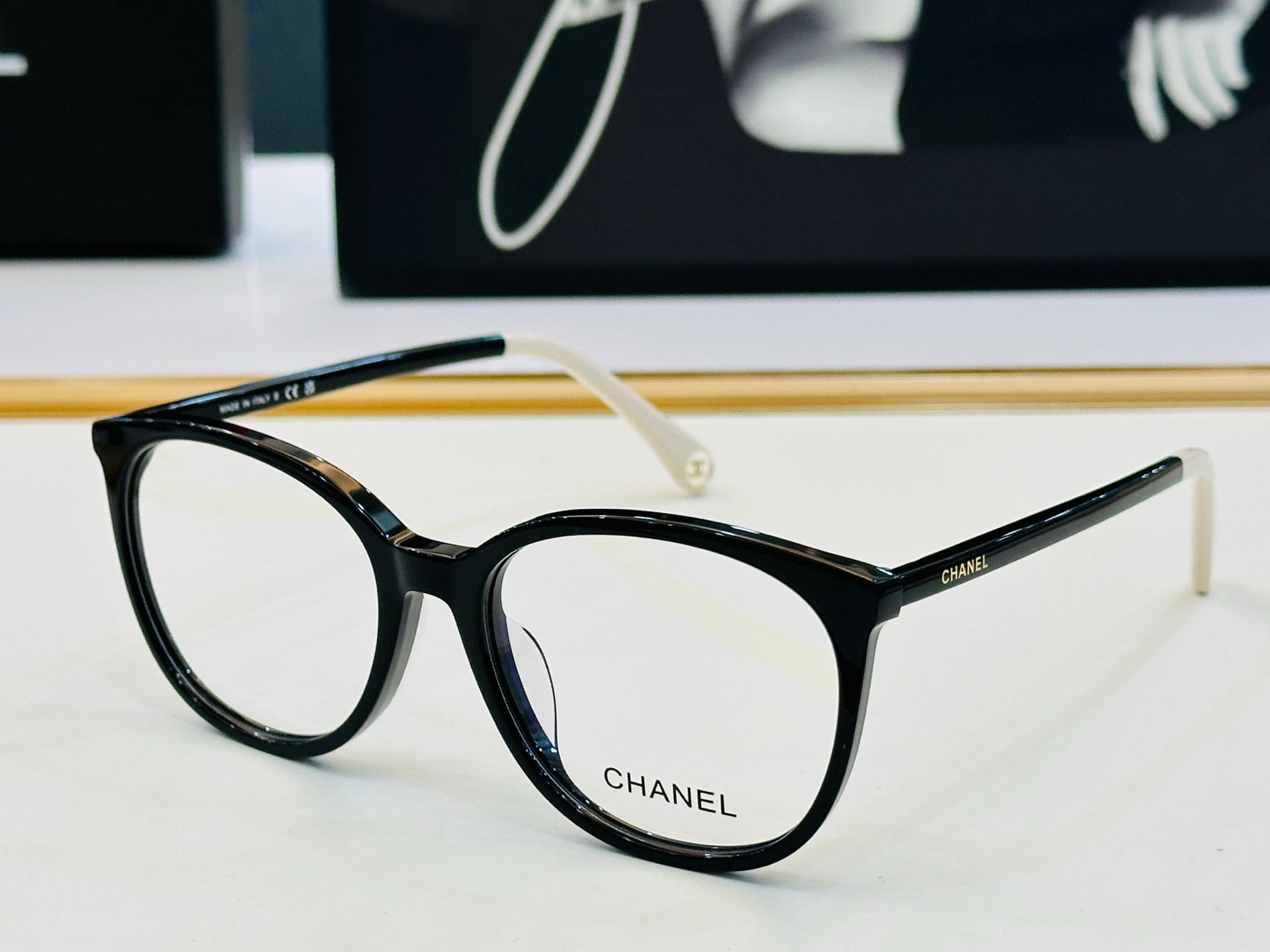 Chanel Sunglasses 700374