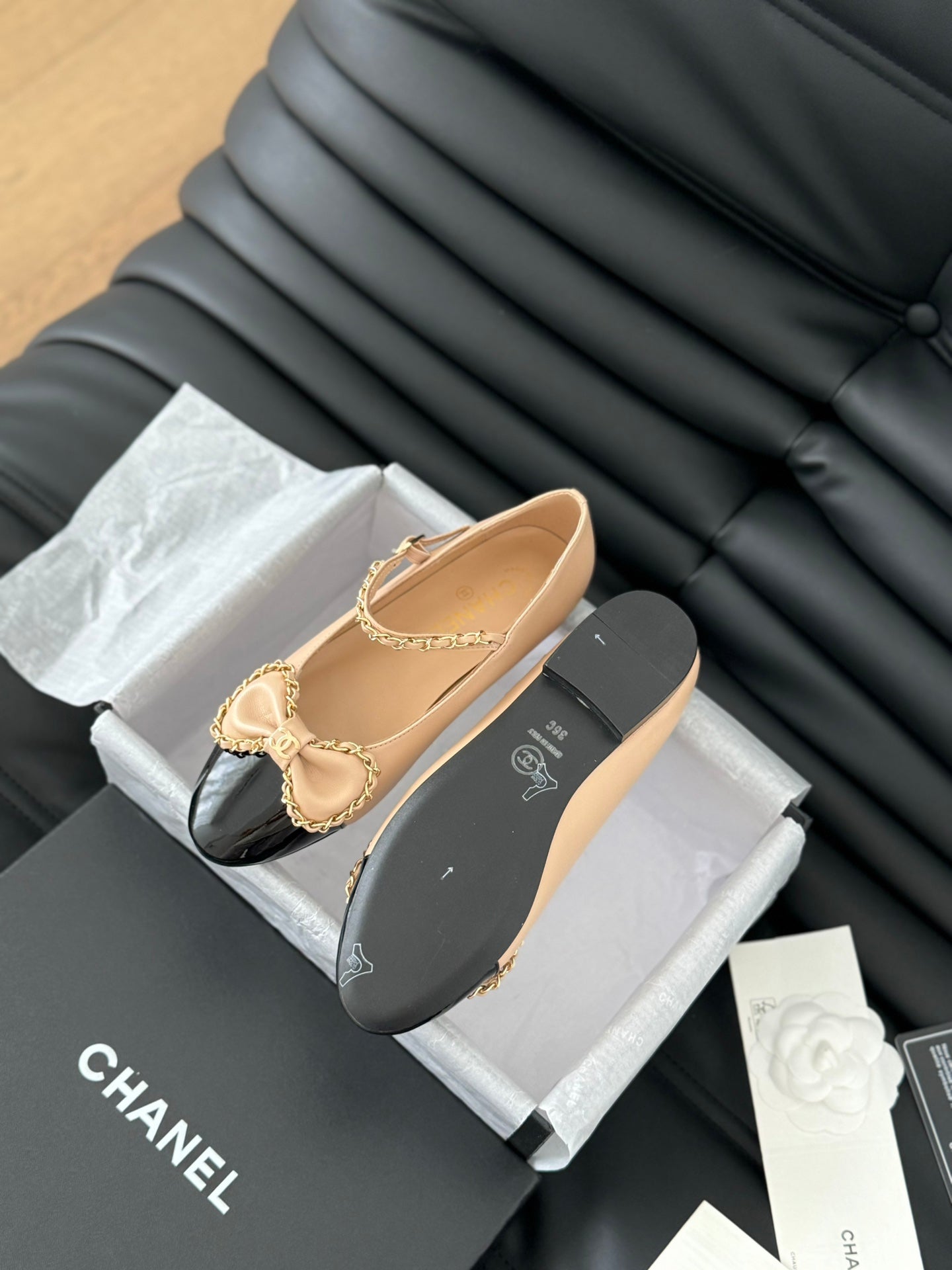CC BALLET FLATS IN SEPIA BEIGE LAMBSKIN WITH GOLD HARDWARE