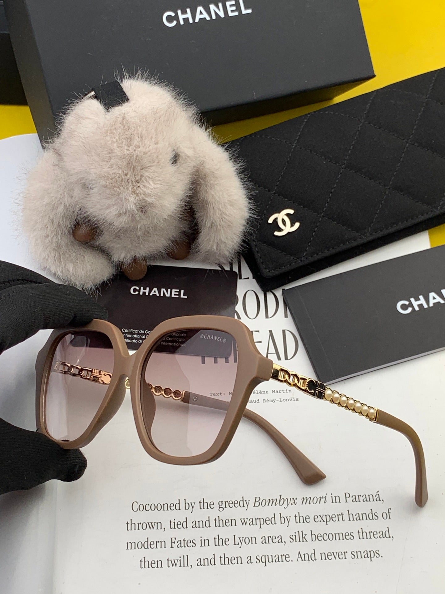 Chanel Sunglasses 560786
