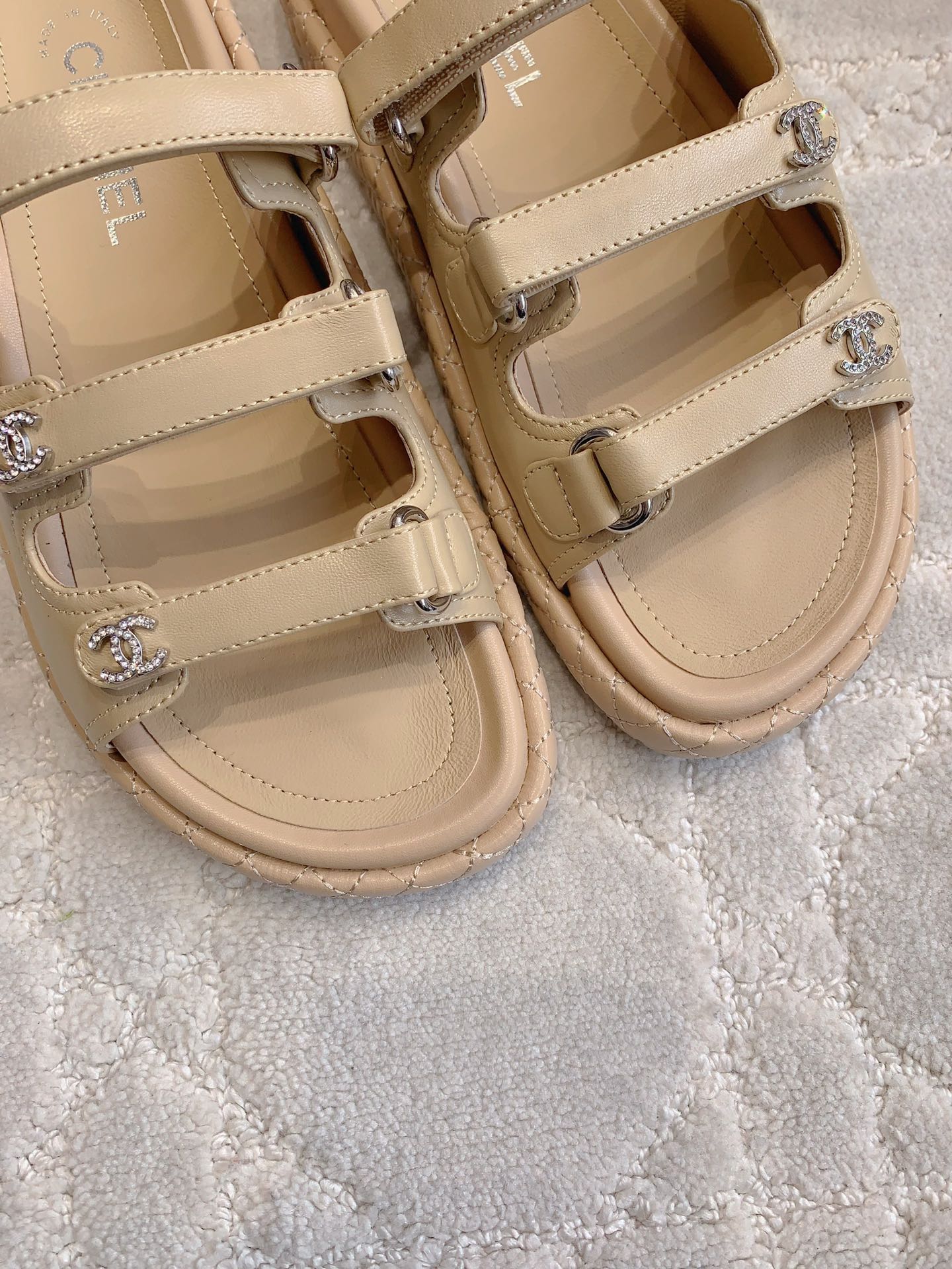 CC Slippers Beige Lambskin 145355