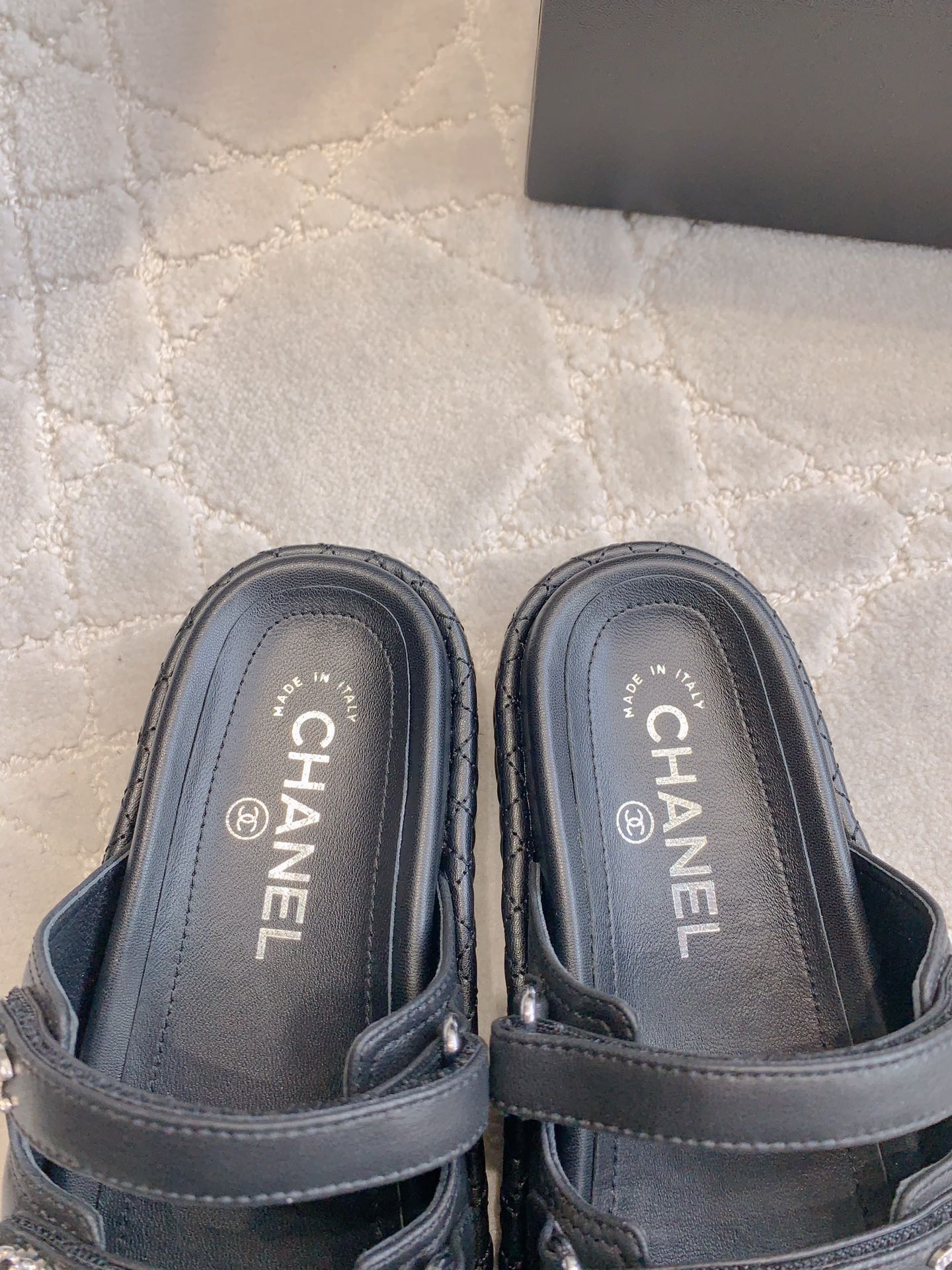 CC Slippers Black Lambskin 145354