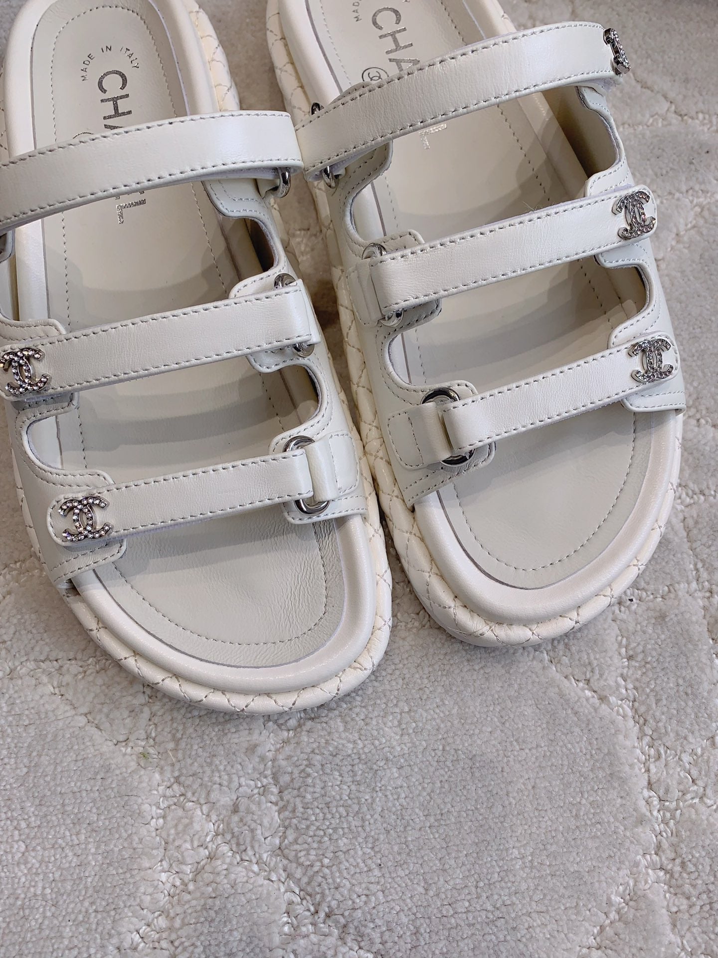 CC Slippers White Lambskin 145356