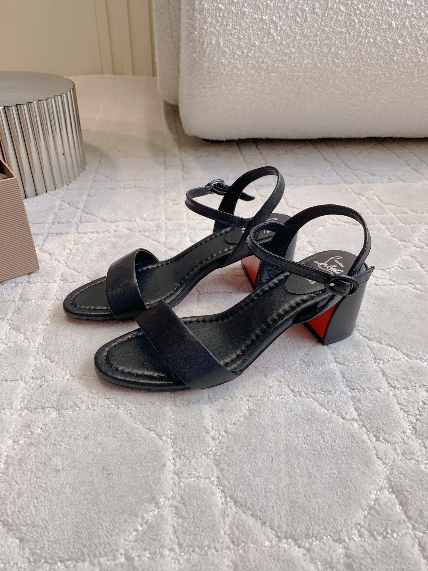 CL Simple Sandals Black Sheepskin 328455