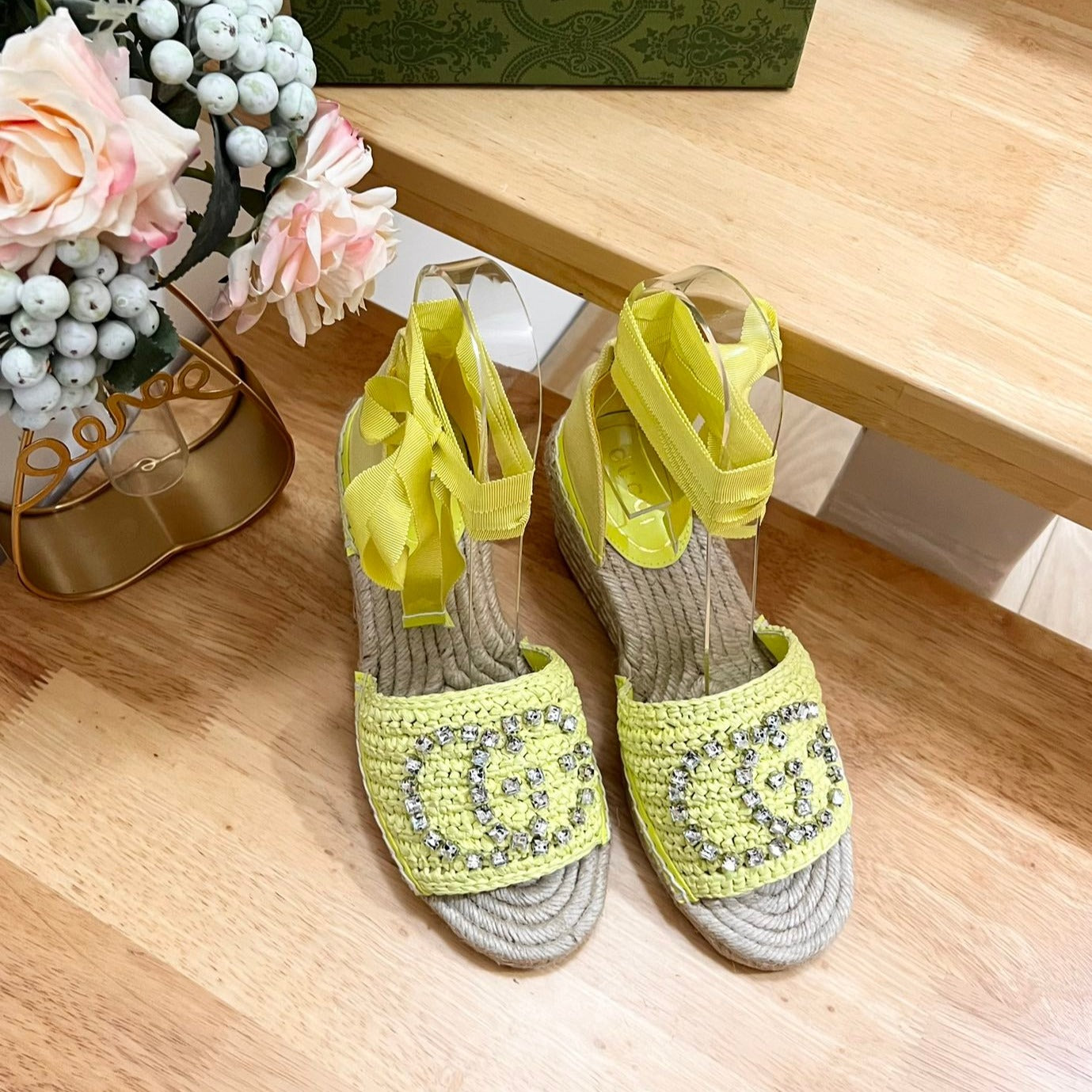 GG  Women Flat Shoes Yellow