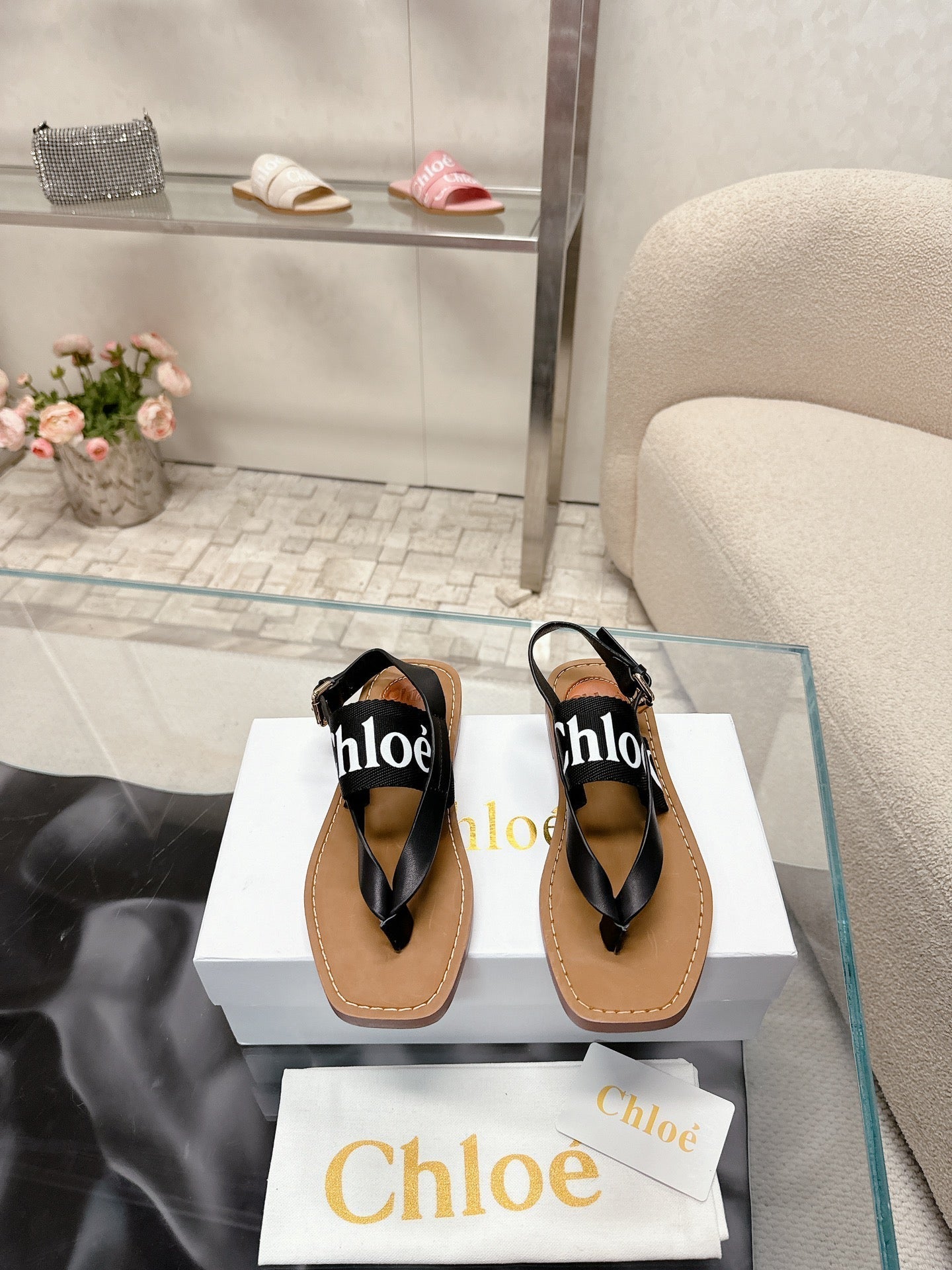 CHLOE THONG SANDALS IN BLACK CALFSKIN AND CANVAS