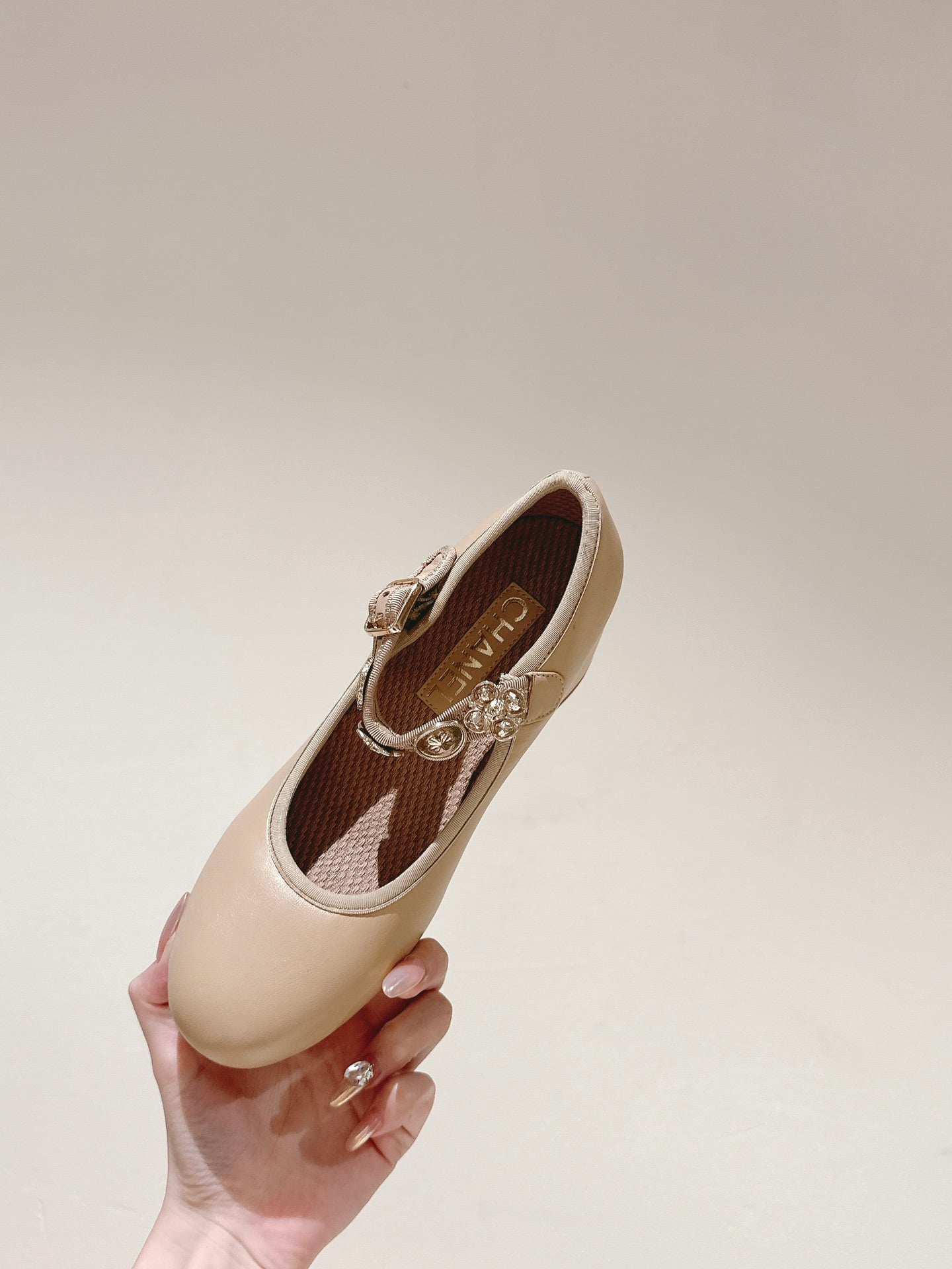 CC HIGH MARY JANE ALMOND BEIGE LAMBSKIN