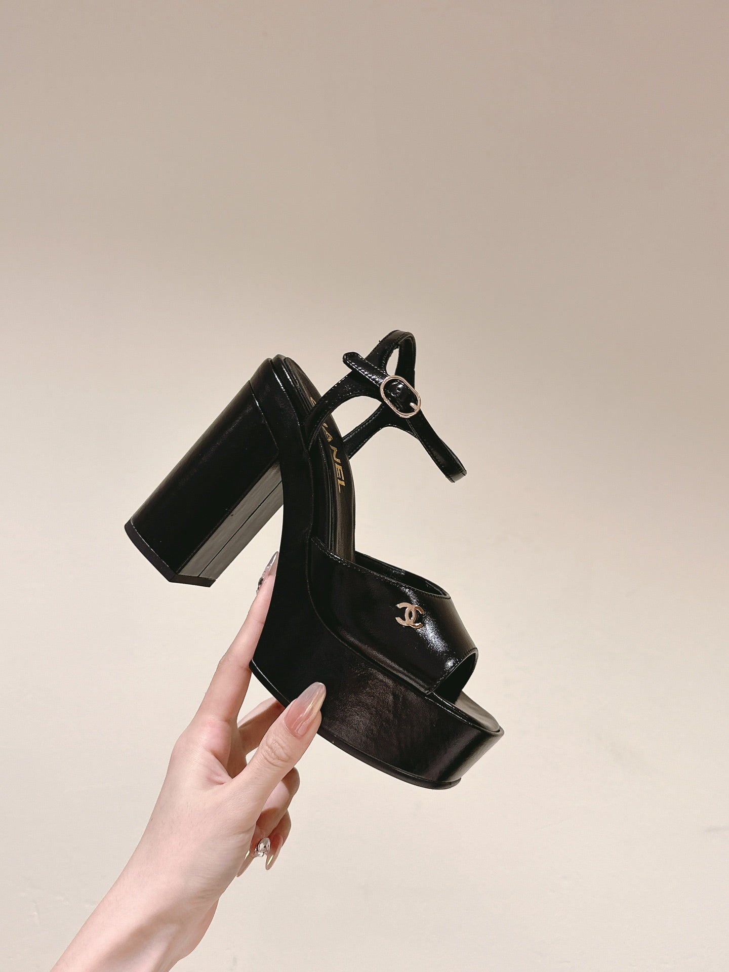 CC HIGH SANDAL BLACK CALFSKIN