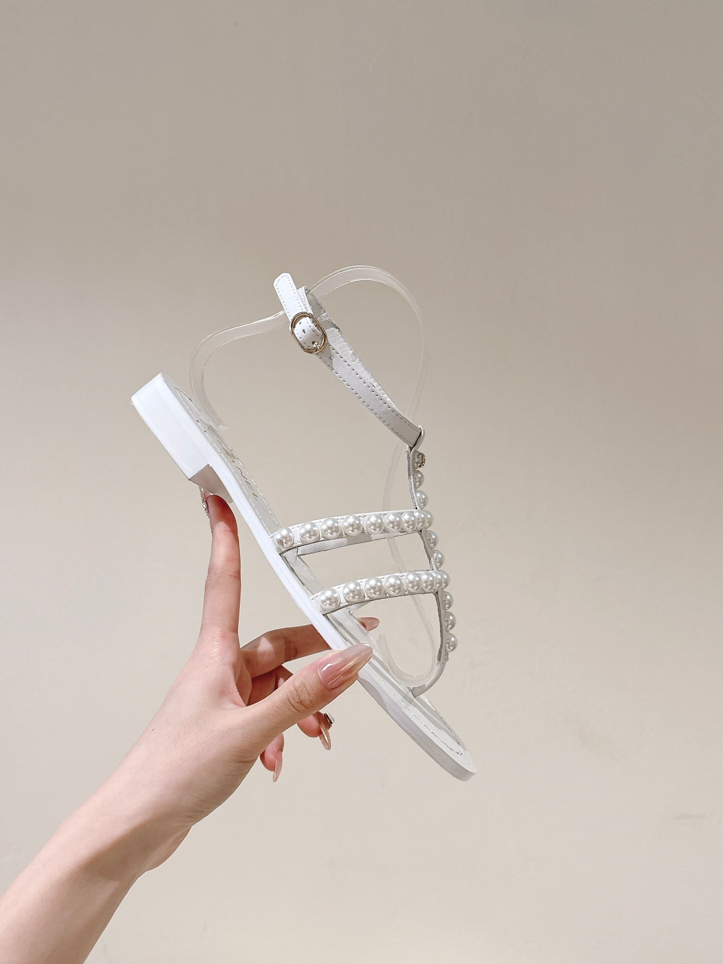 CC SANDALS PEARL ROMAN IN WHITE LAMBSKIN