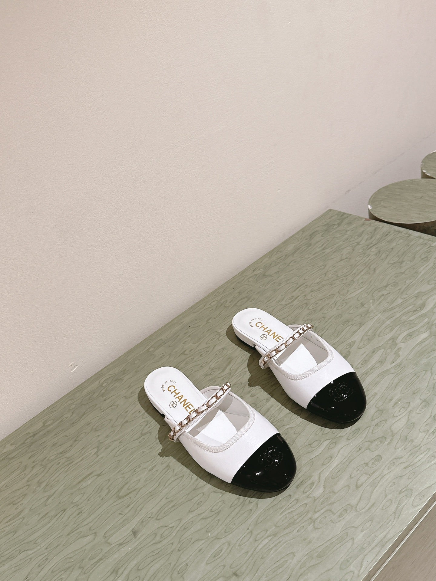 cc mule leather chain white calfskin black patent calfskin