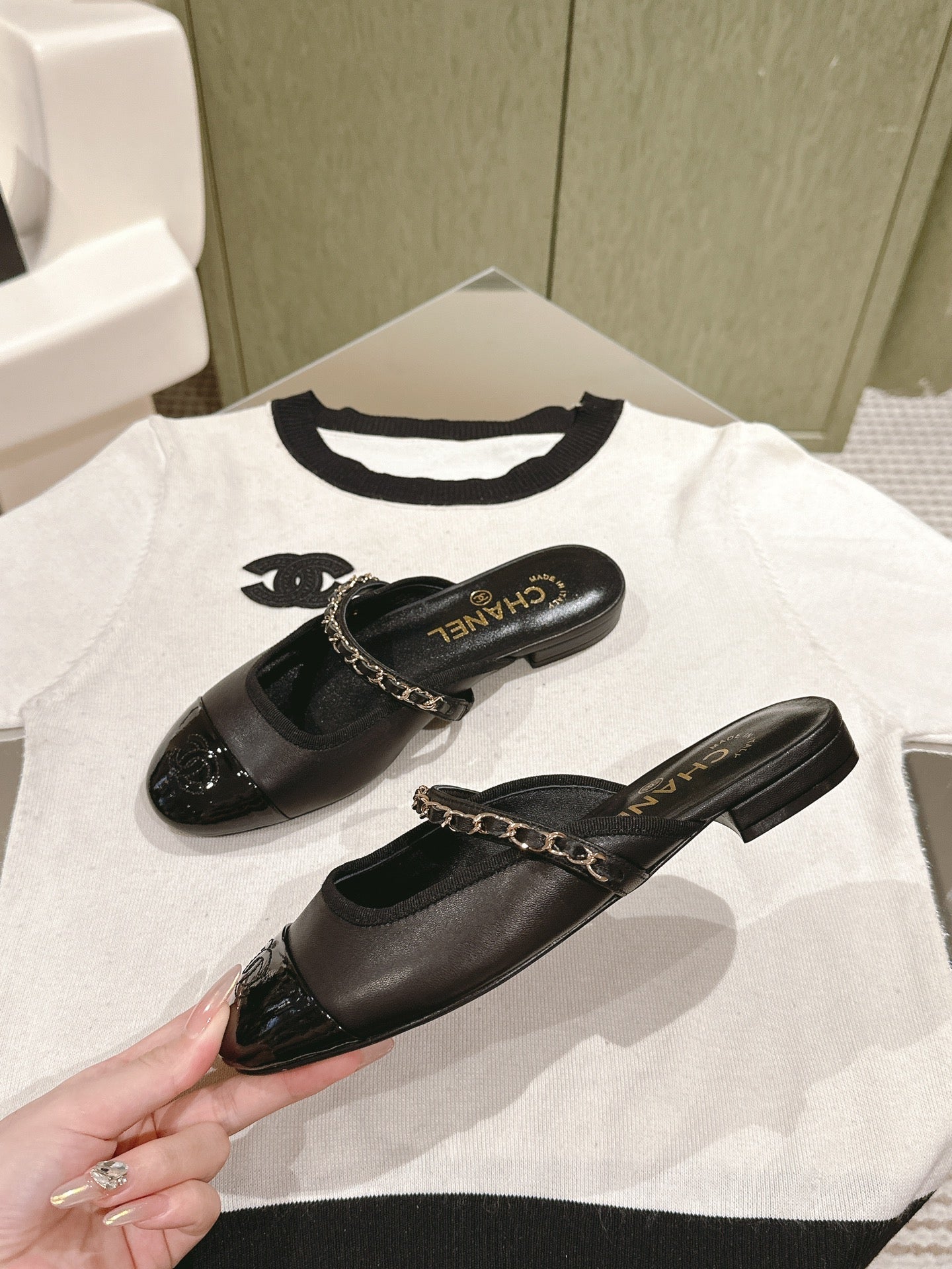 cc mule leather chain black calfskin patent calfskin