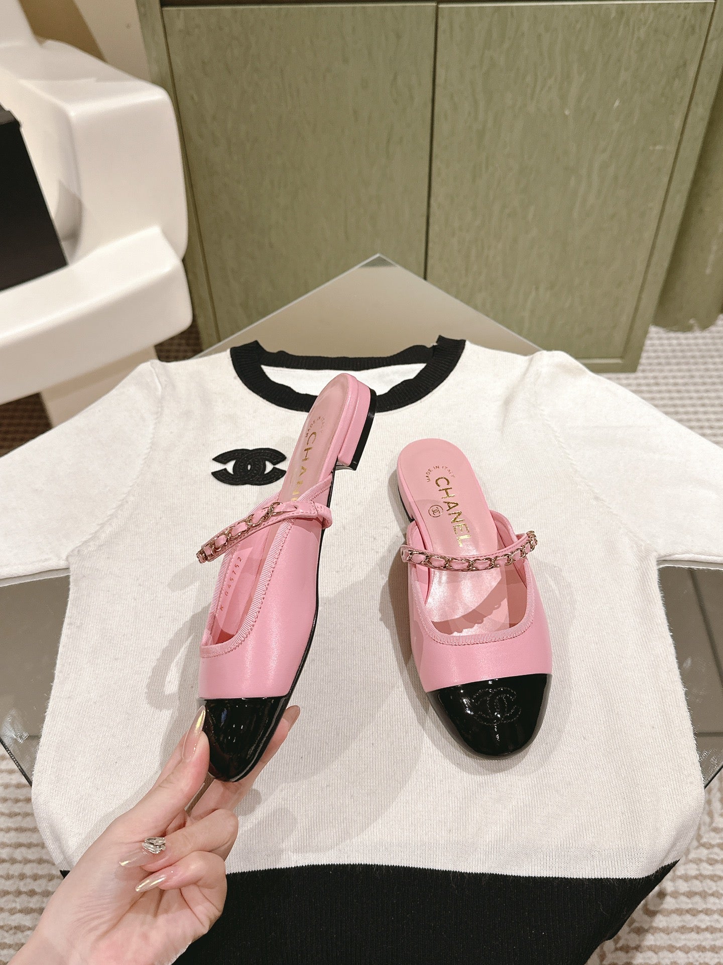 cc mule leather chain pink calfskin black patent calfskin