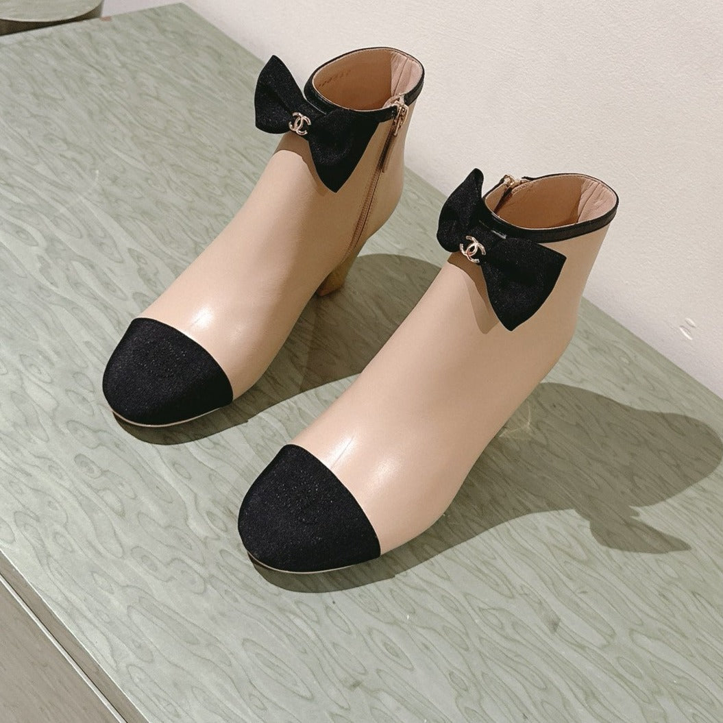 CC SHORT BOOST BEIGE CREAM PURE LAMBSKIN