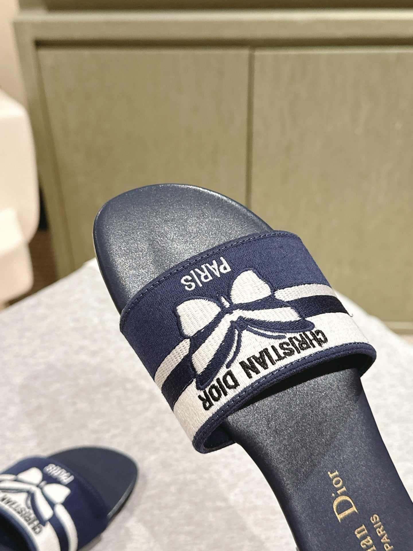 CD Dway Slide Fabric with Cowhide 241926