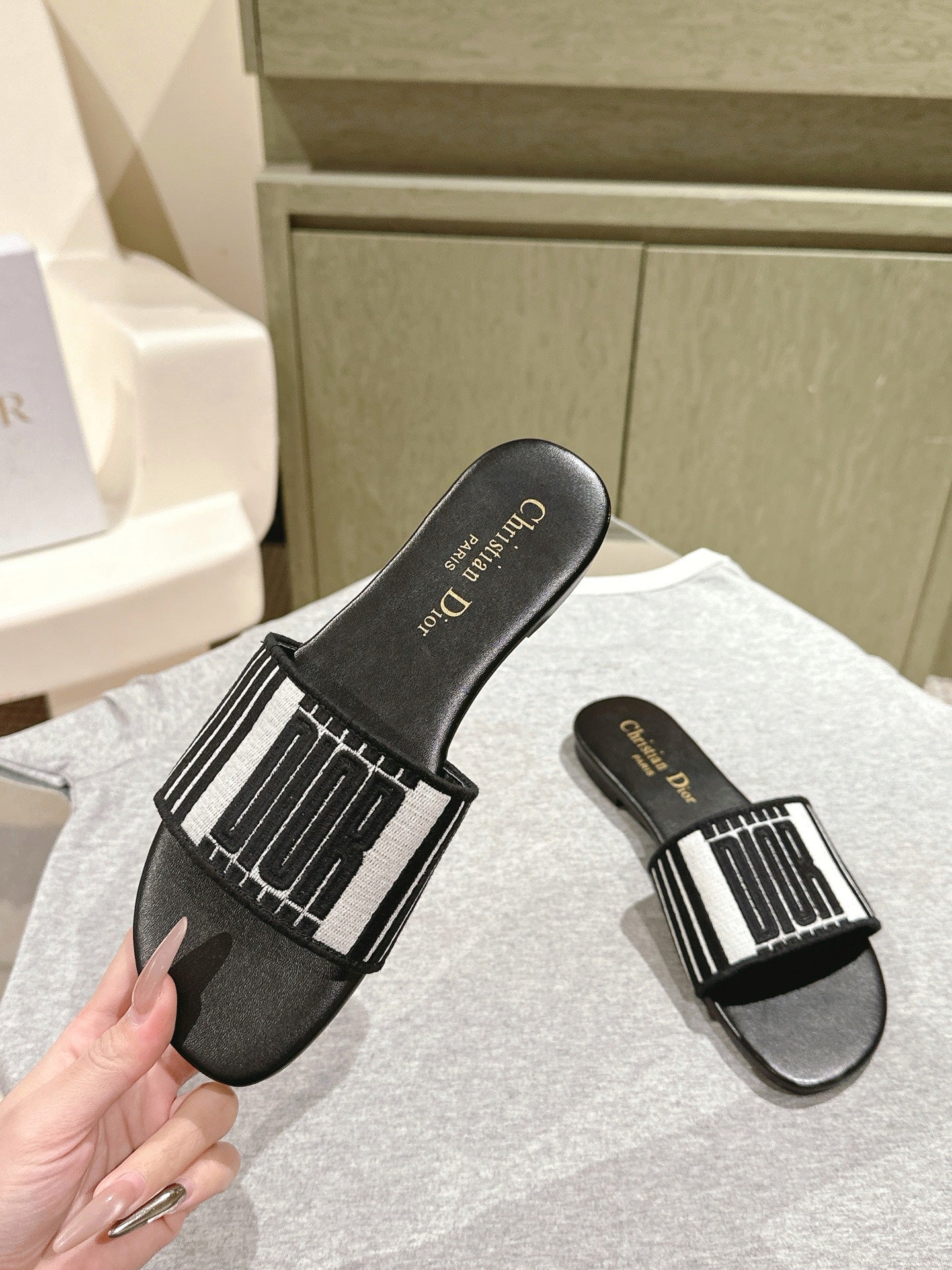 CD Dway Slide Fabric with Cowhide 241926