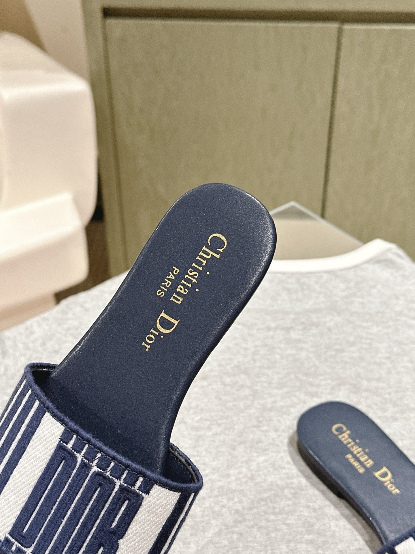 CD Dway Slide Fabric with Cowhide 241926