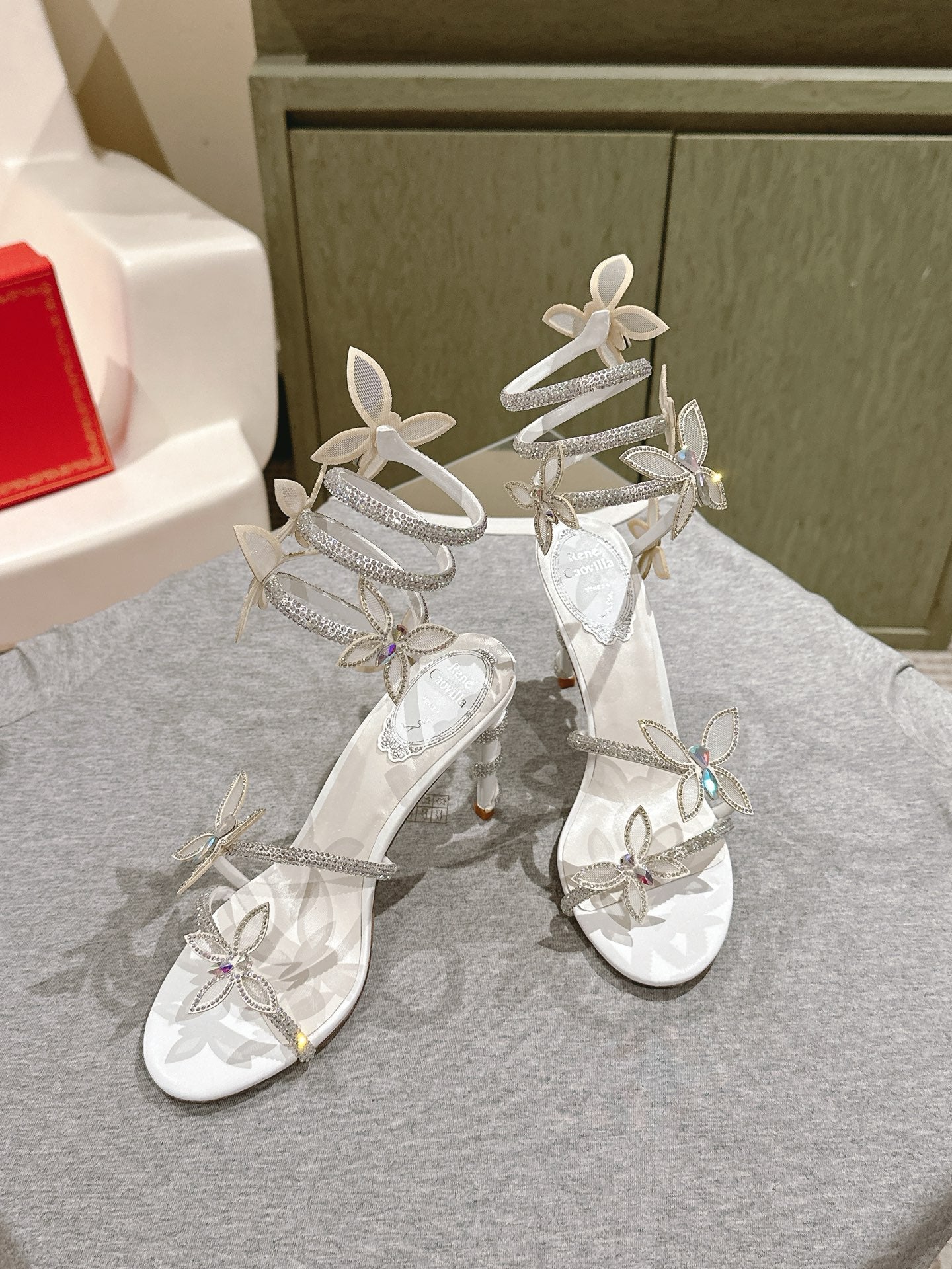 RC 25 Butterfly High-Heeled Sandals White Silk Rhinestones