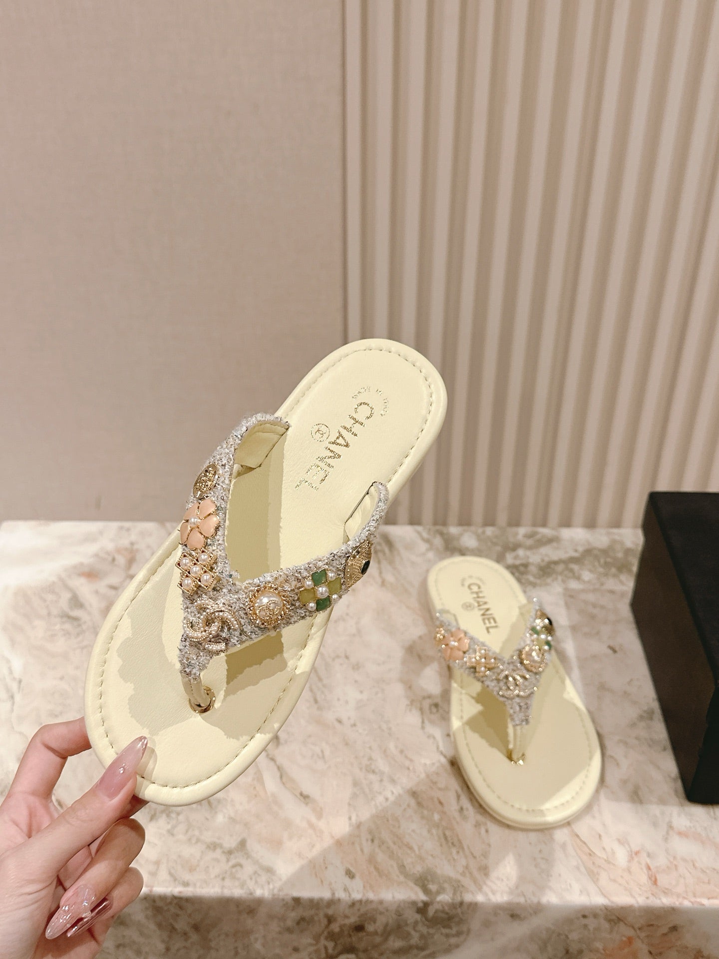 CC 25 Thong Sandal sheepskin 267855