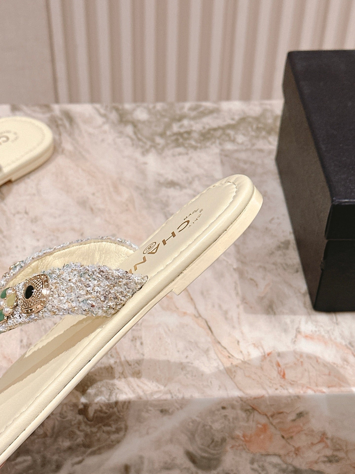 CC 25 Thong Sandal sheepskin 267855