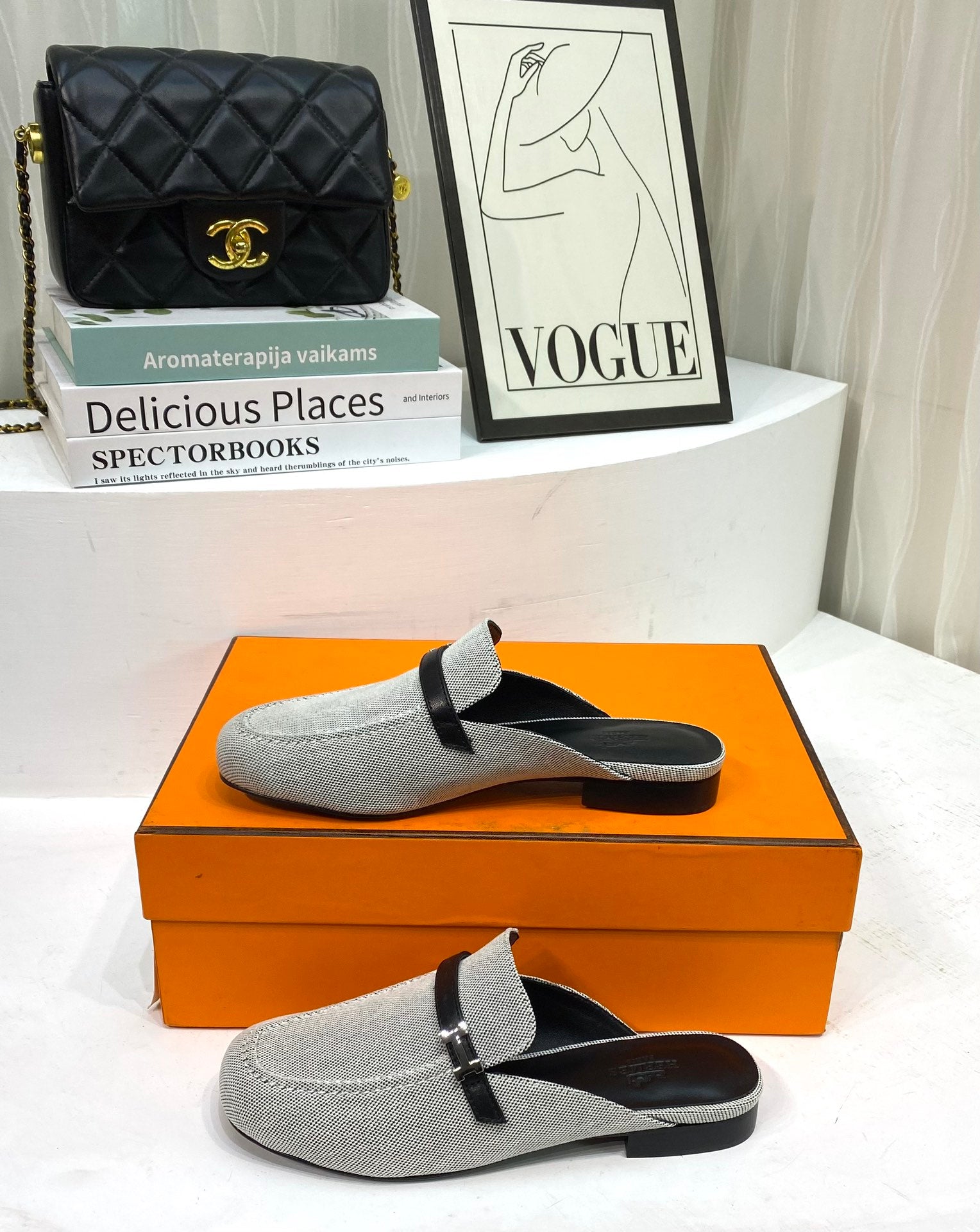 IENA MULE  GRAY CANVAS AND BLACK CALFSKIN