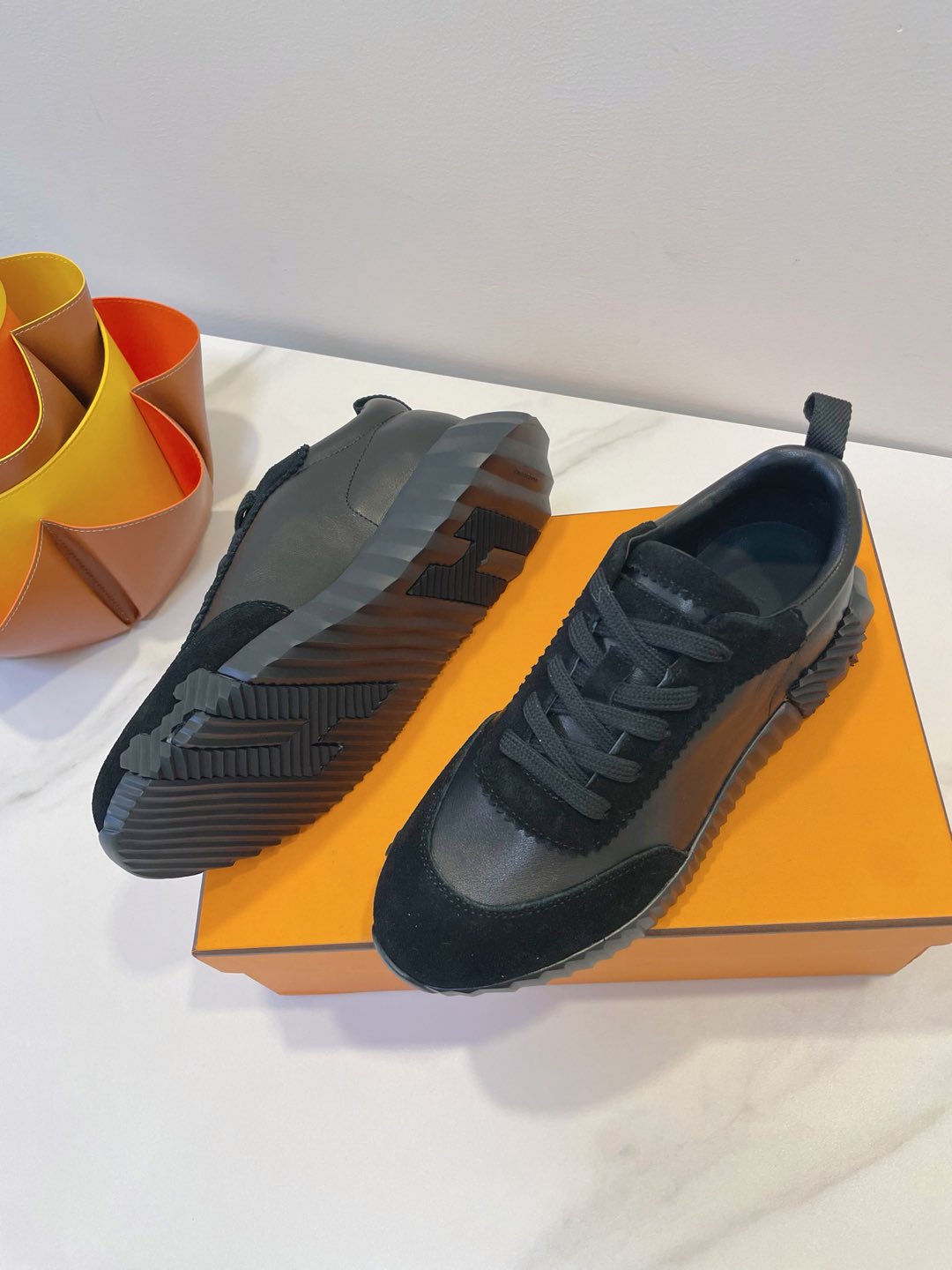 HM  Bouncing sneaker Black Calfskin and Suede 212289