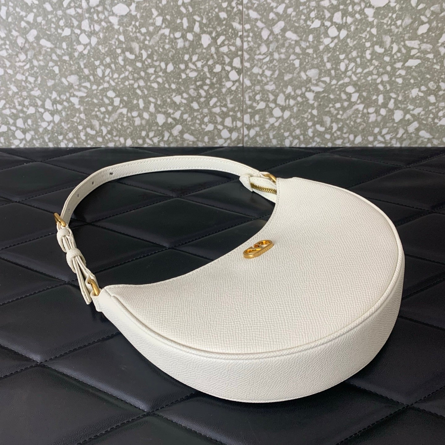 VA GARAVANI VLOGO mini HOBO bag white calfskin 566878
