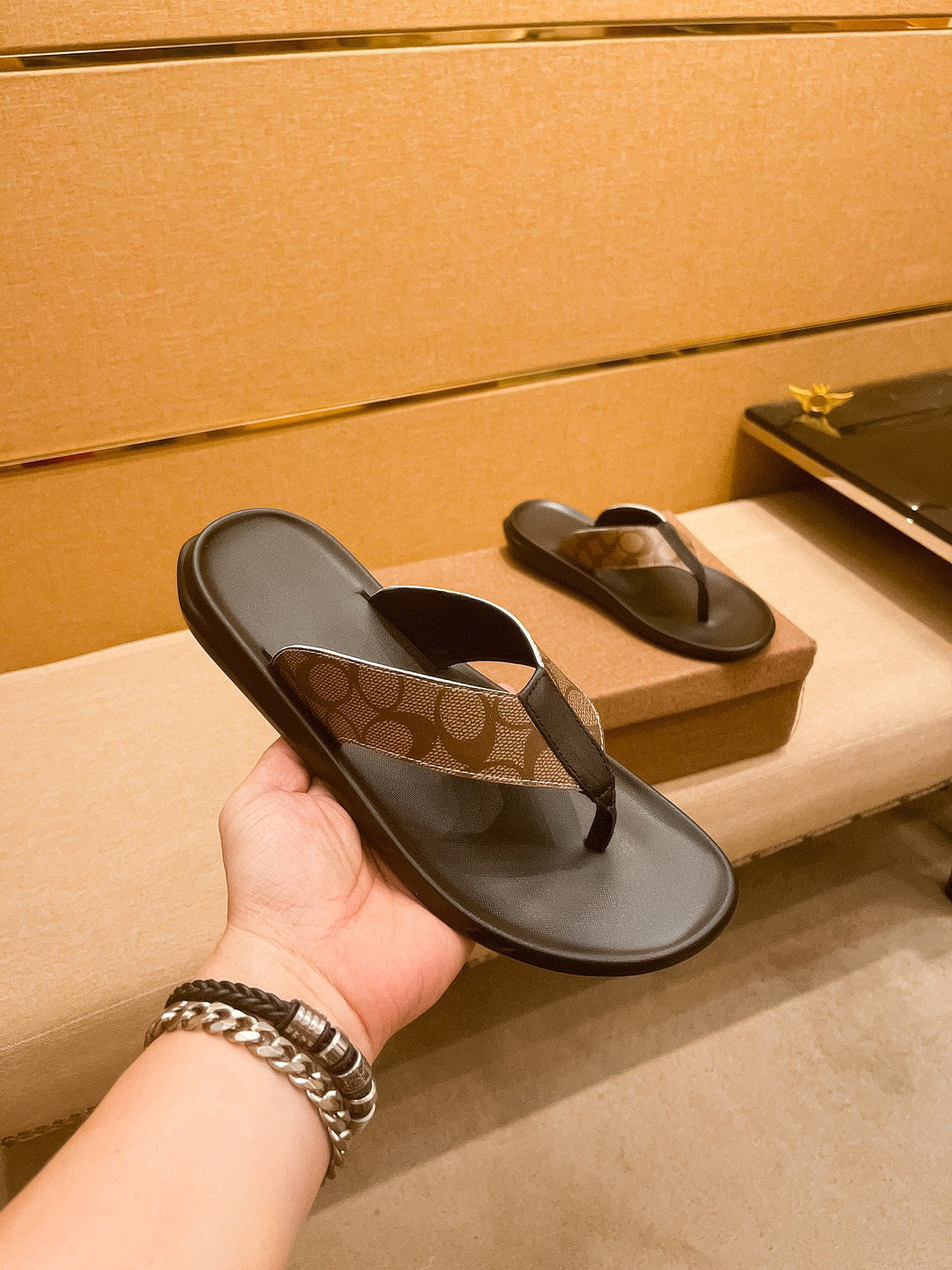 GG Men's Sandals Slide Brown Leather 587239