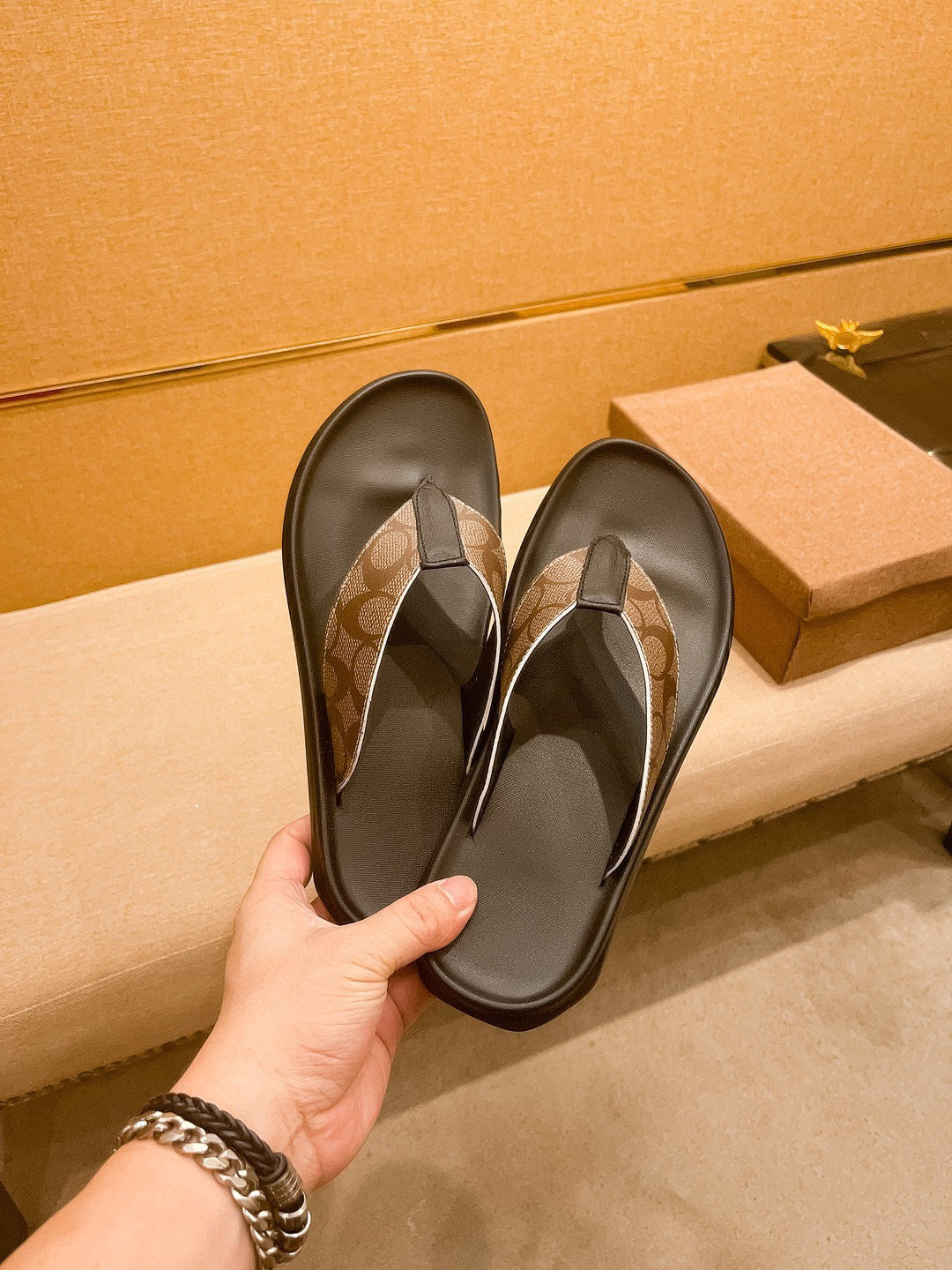 GG Men's Sandals Slide Brown Leather 587239