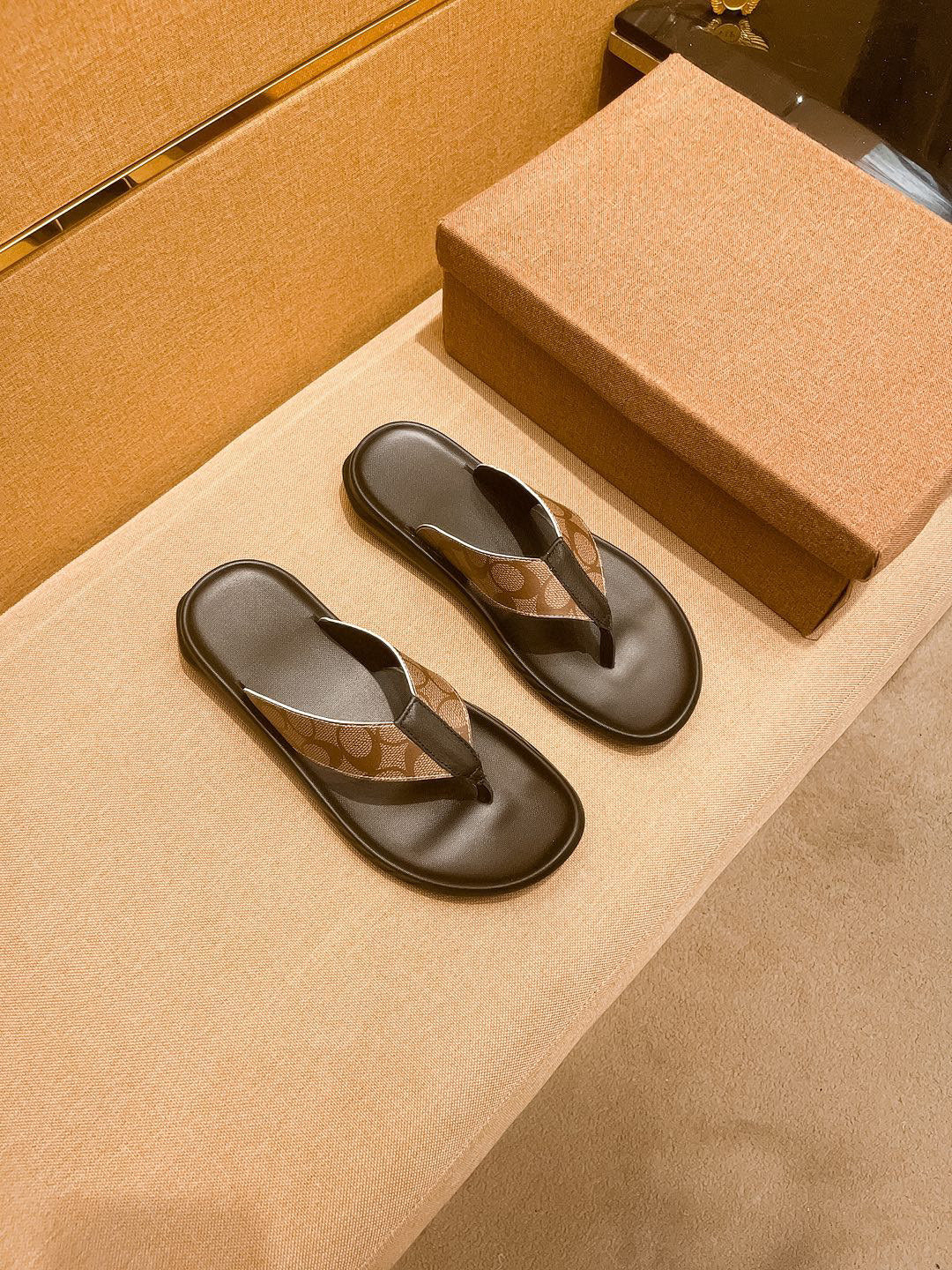 GG Men's Sandals Slide Brown Leather 587239