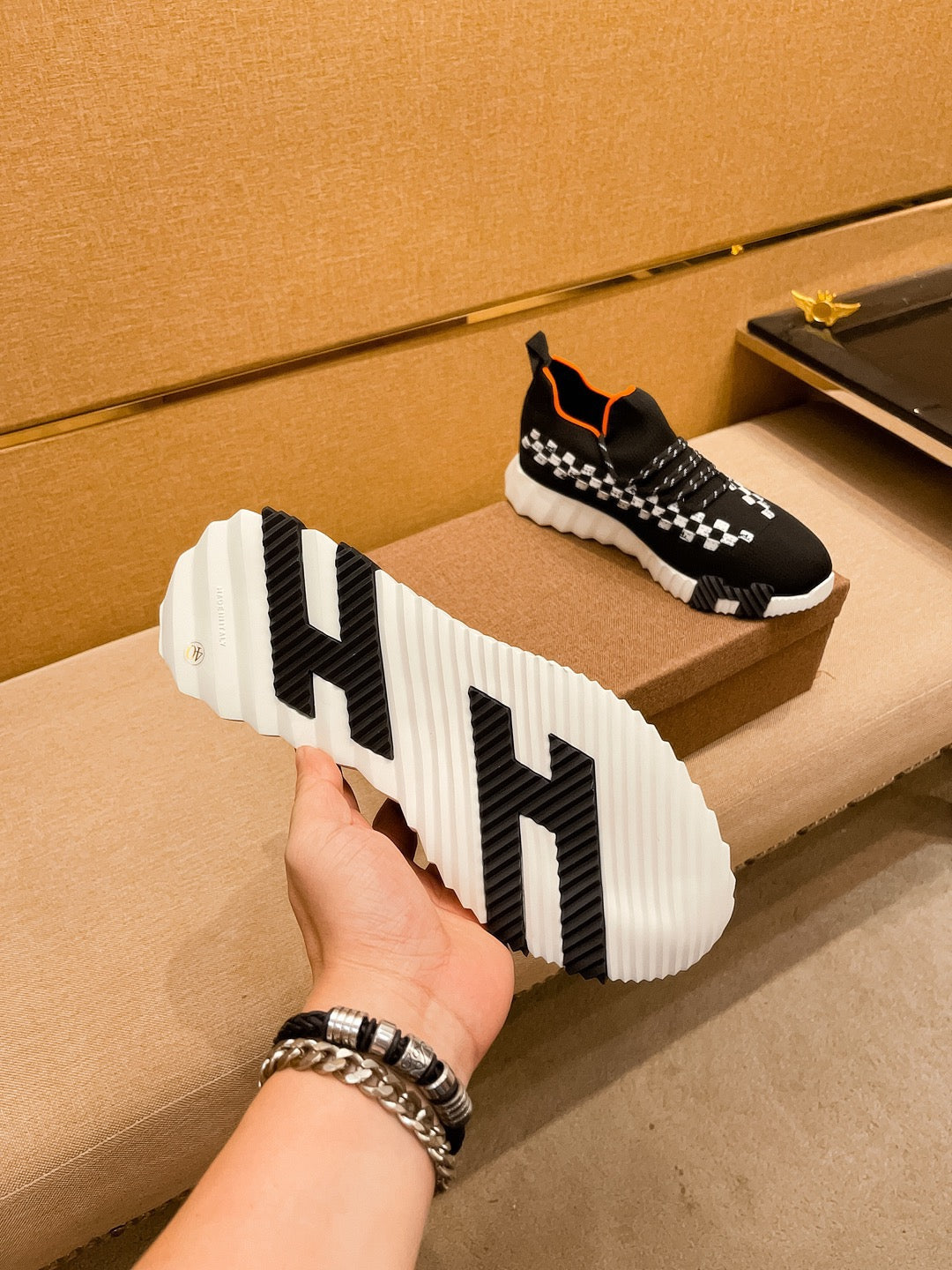 HM Men's Flex Slip-on Sneaker Black Knit Cowhide 671700