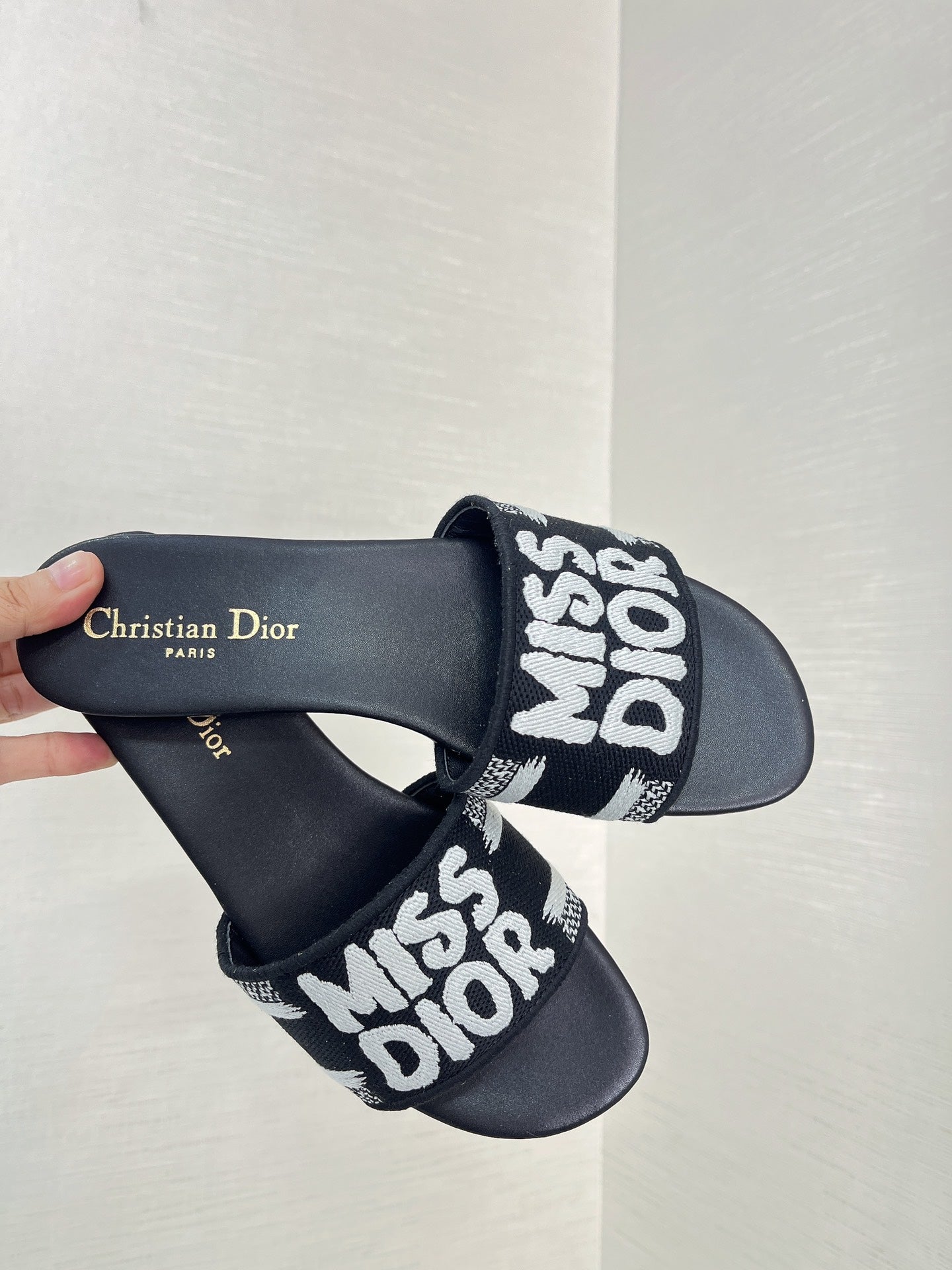 dway slide embroidered black cotton