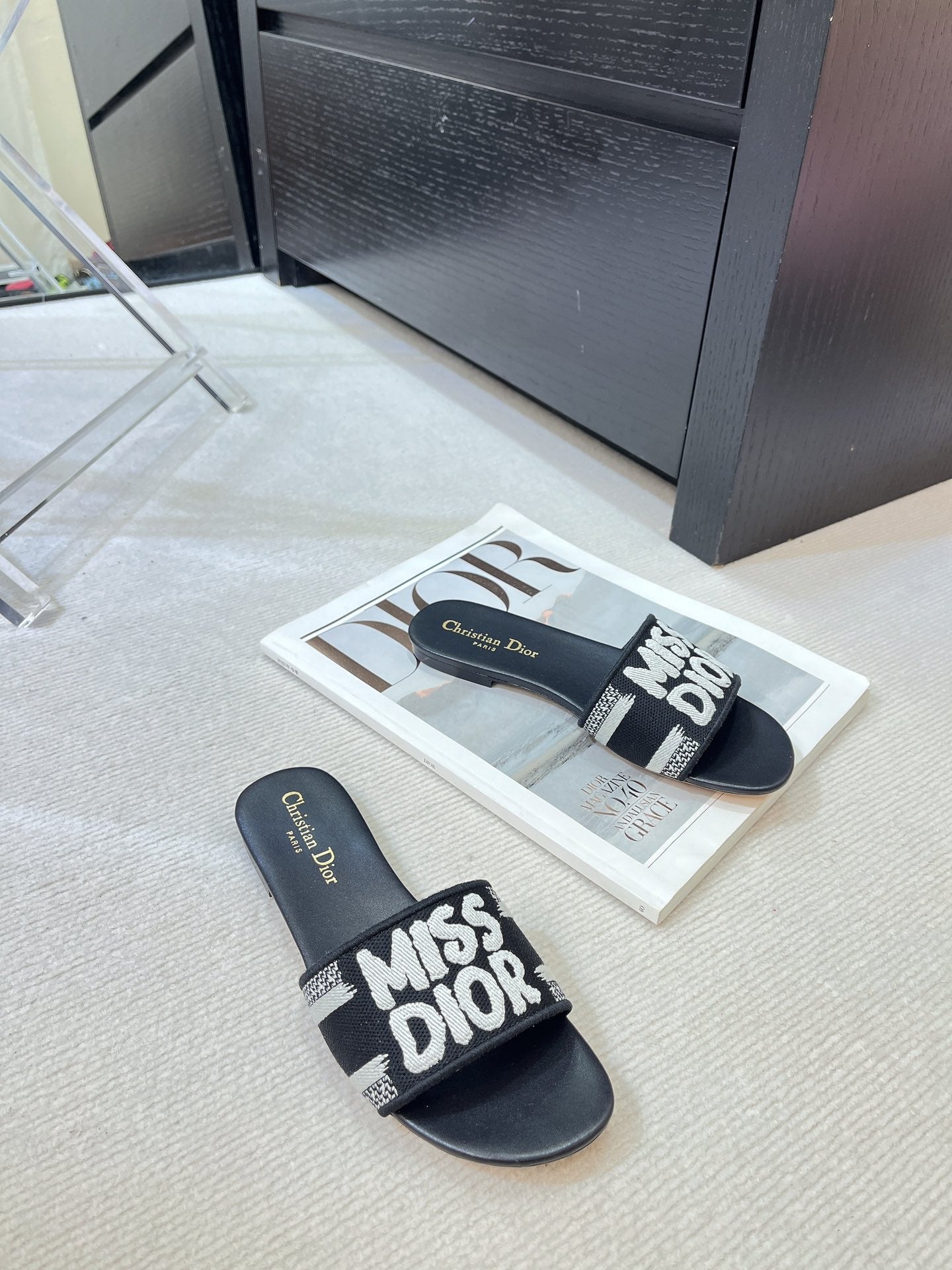 dway slide embroidered black cotton