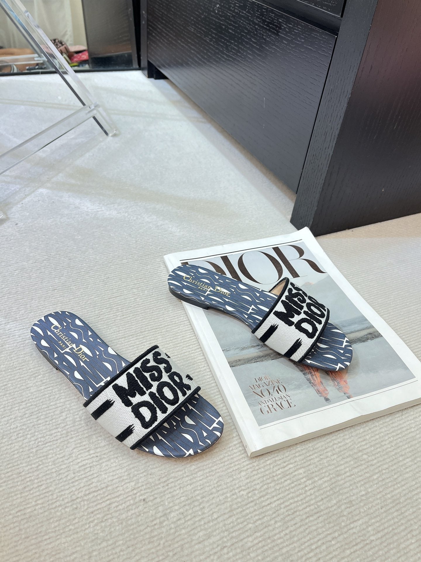 dway slide embroidered cotton grey miss cd alllover motif
