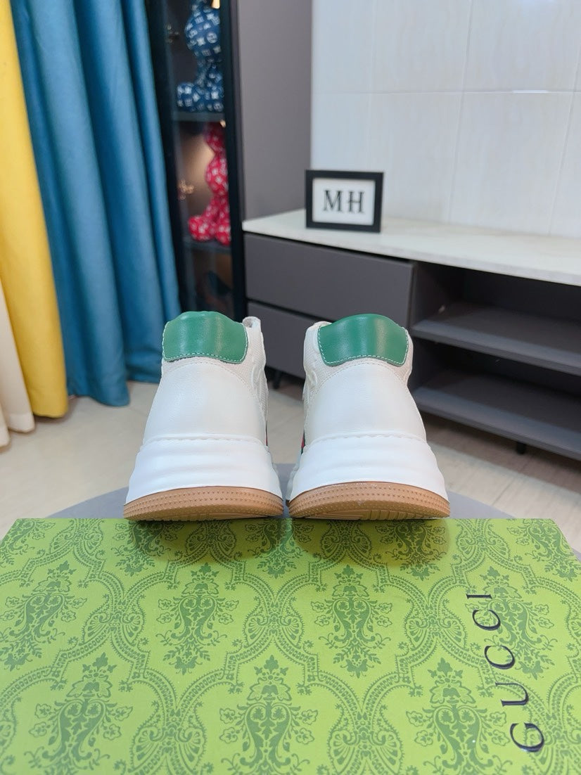 GG Men's Sneaker White Embossed Cowhide 471067