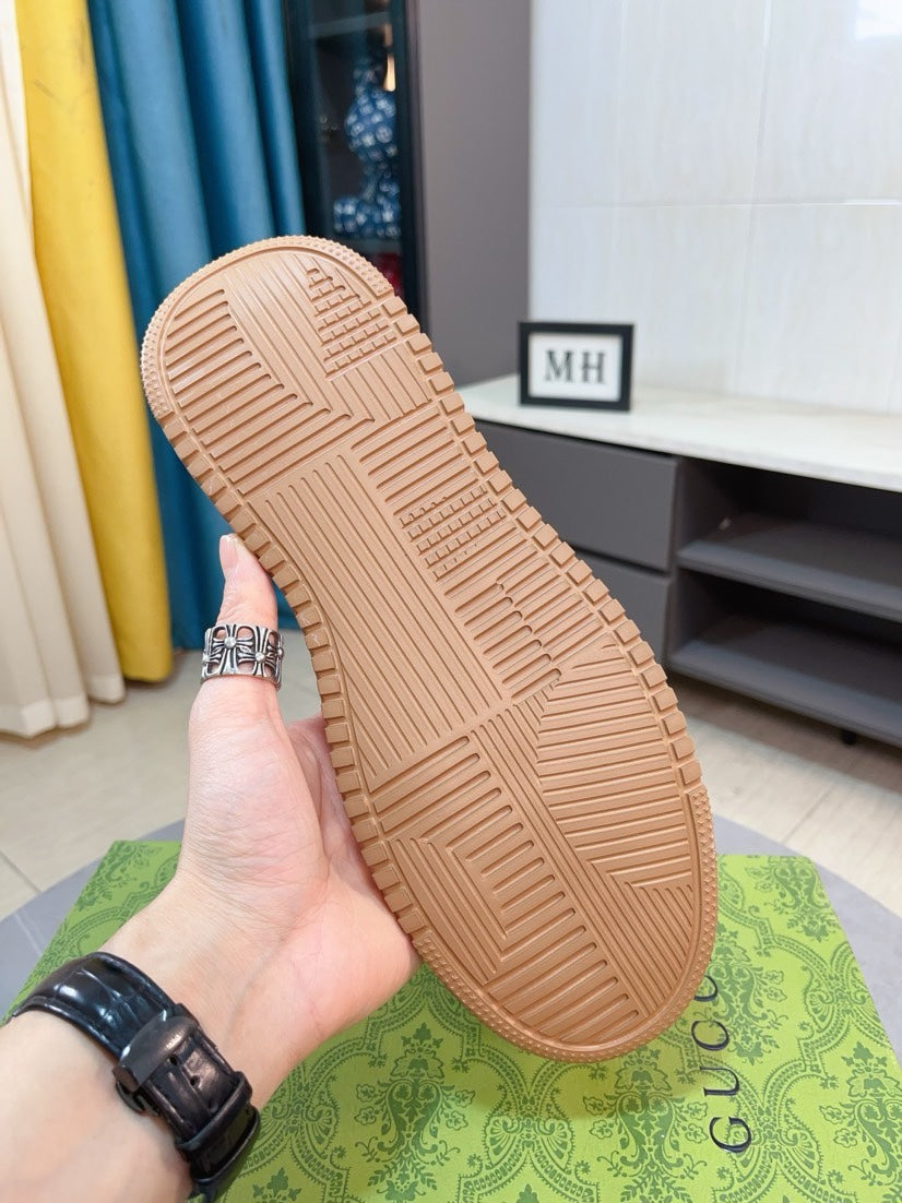 GG Men's Sneaker White Embossed Cowhide 471067