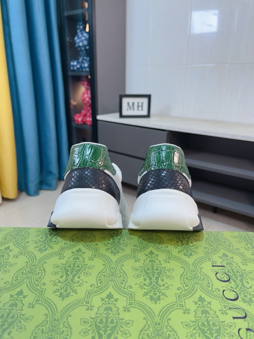 GG Men's ACE Sneaker White Calfskin 523318