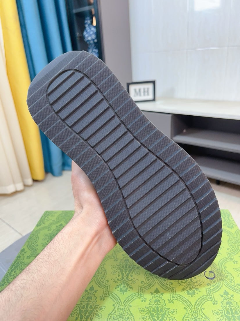 GG Men's Sneaker Black Canvas Calfskin 523338