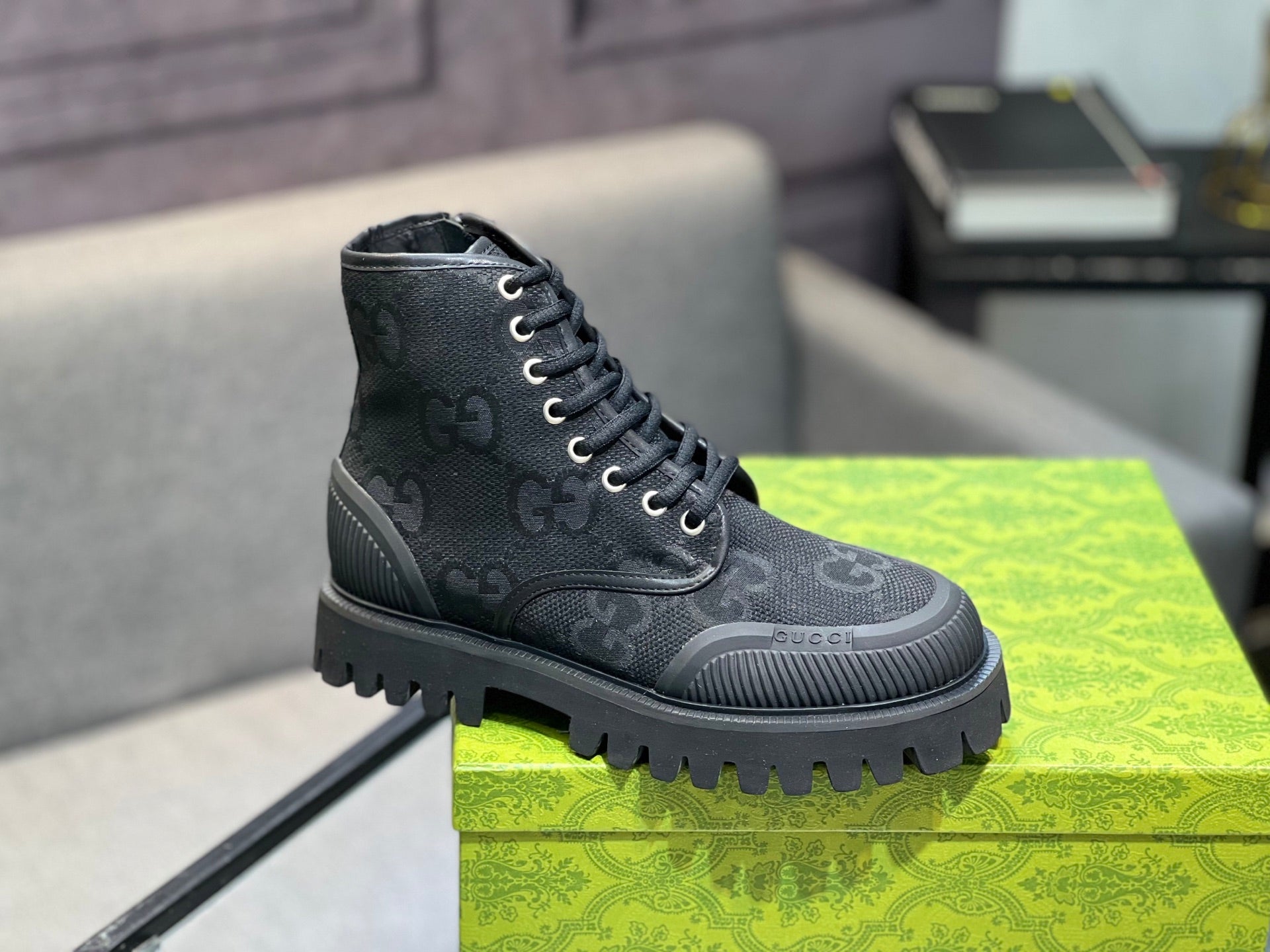 GG Men's 25 Lace up Boot Black Canvas 720797