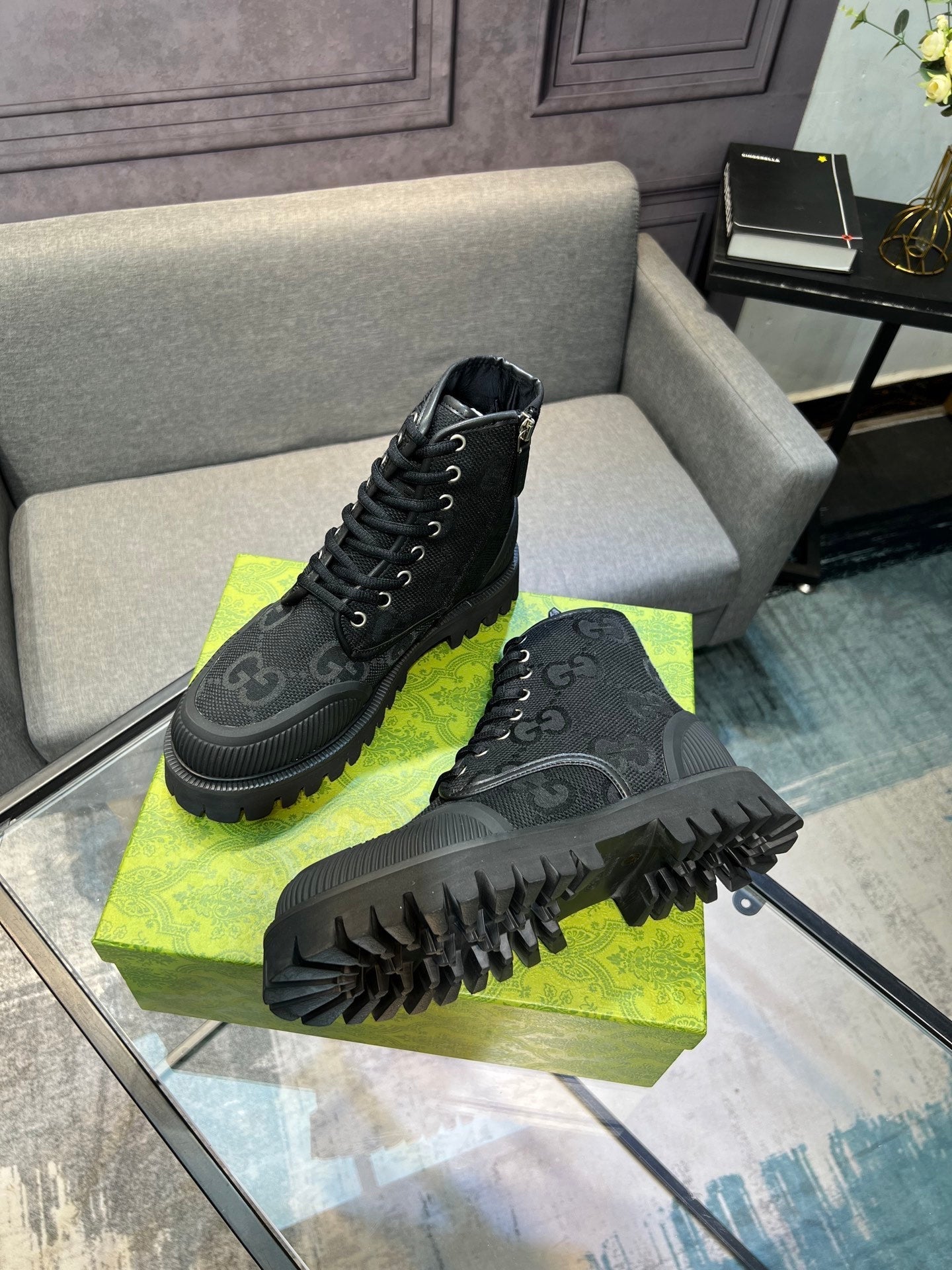 GG Men's 25 Lace up Boot Black Canvas 720797