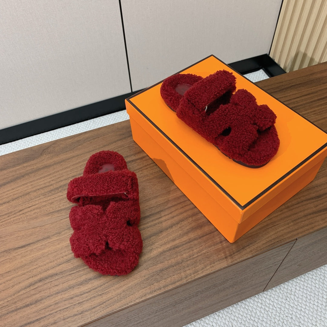 HM Chypre Sandal In Red Lamb Wool 984177