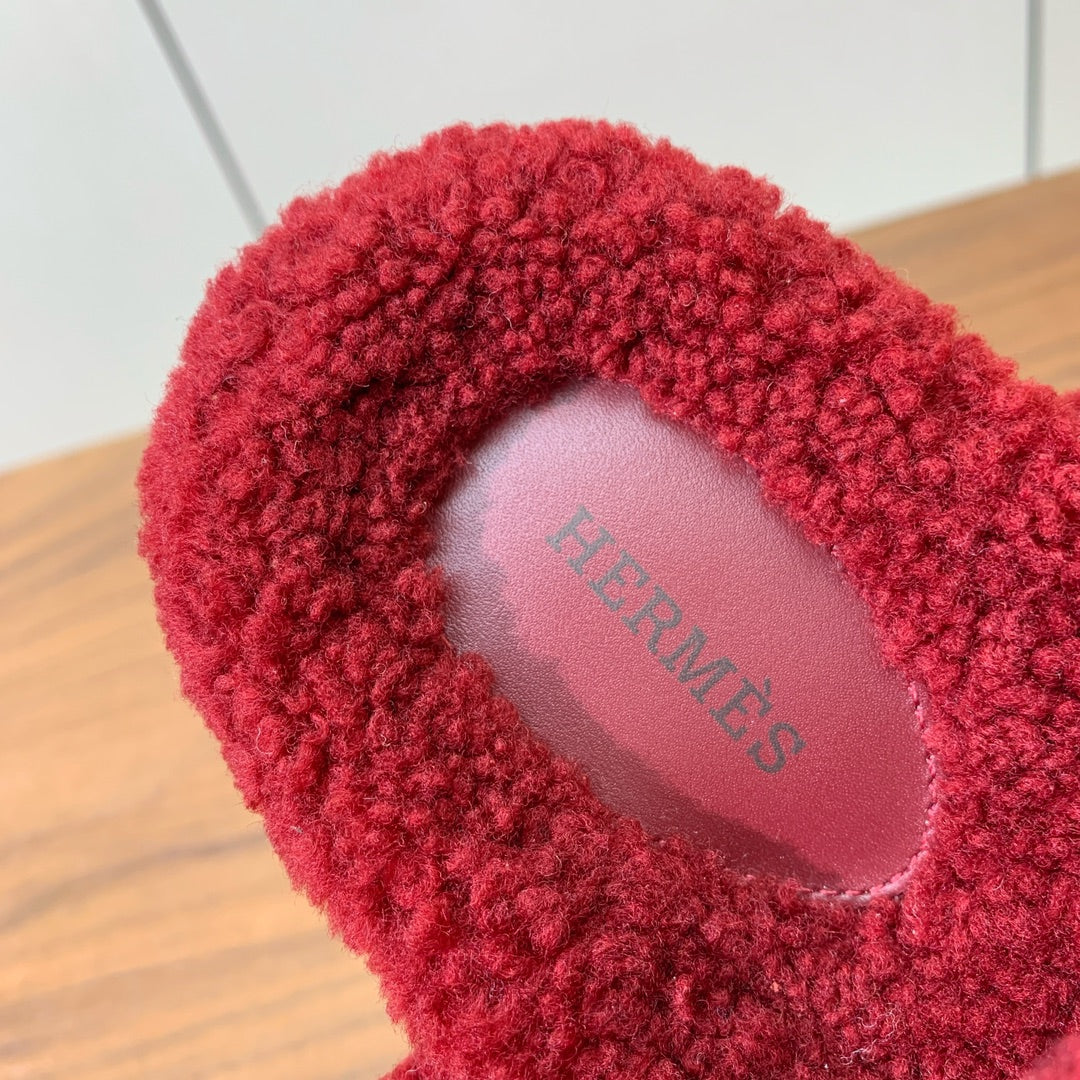 HM Chypre Sandal In Red Lamb Wool 984177