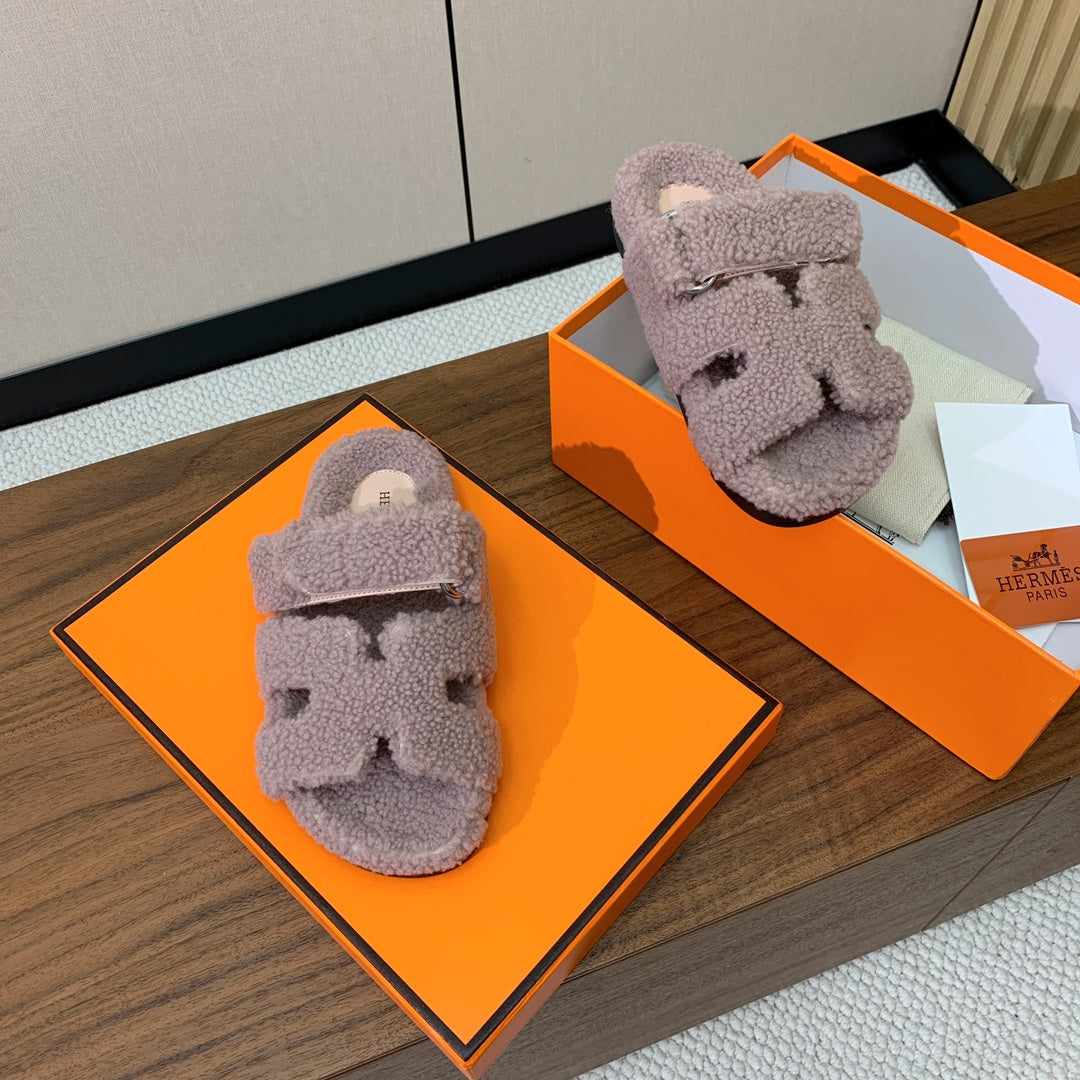 HM Chypre Sandal In Light Purple Lamb Wool 984180