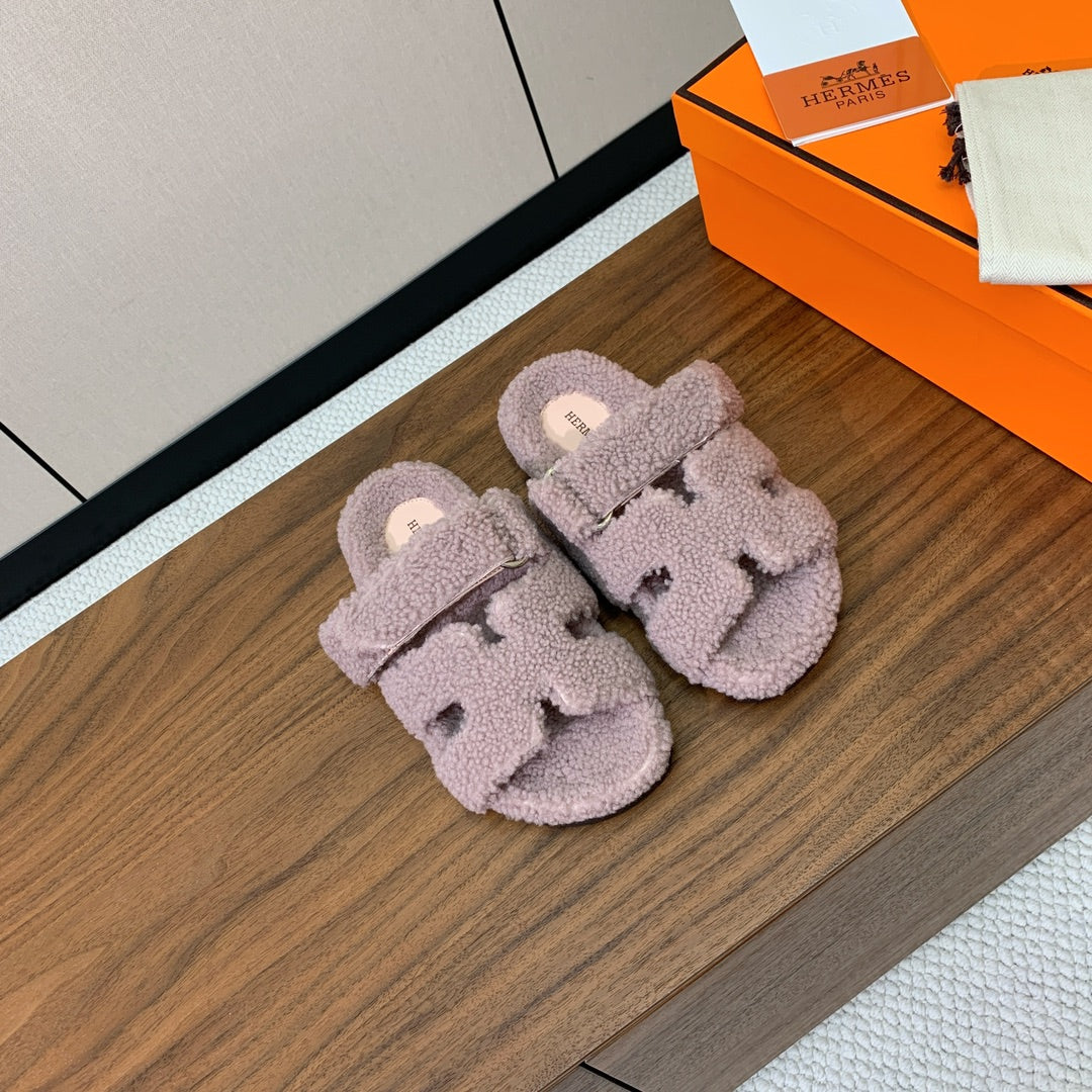 HM Chypre Sandal In Light Purple Lamb Wool 984180